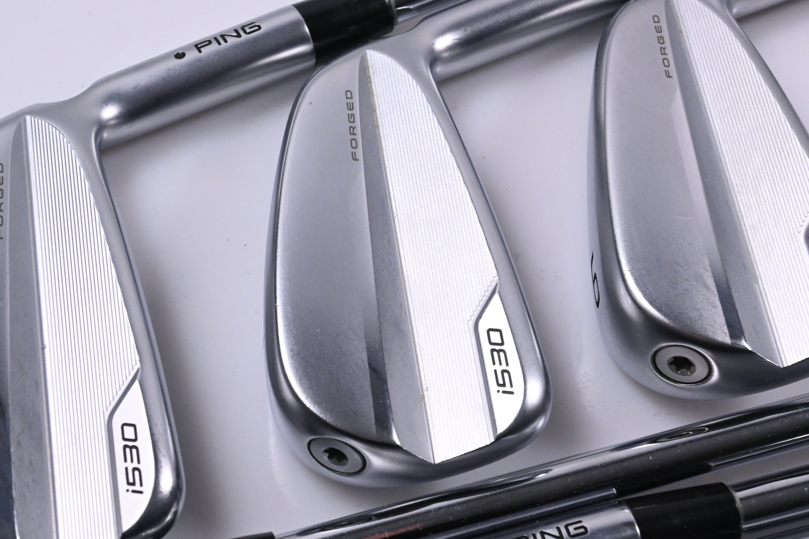 Ping i530 Irons / 4-PW / Black Dot / Stiff Flex Dynamic Gold MID 100 S300 Shafts