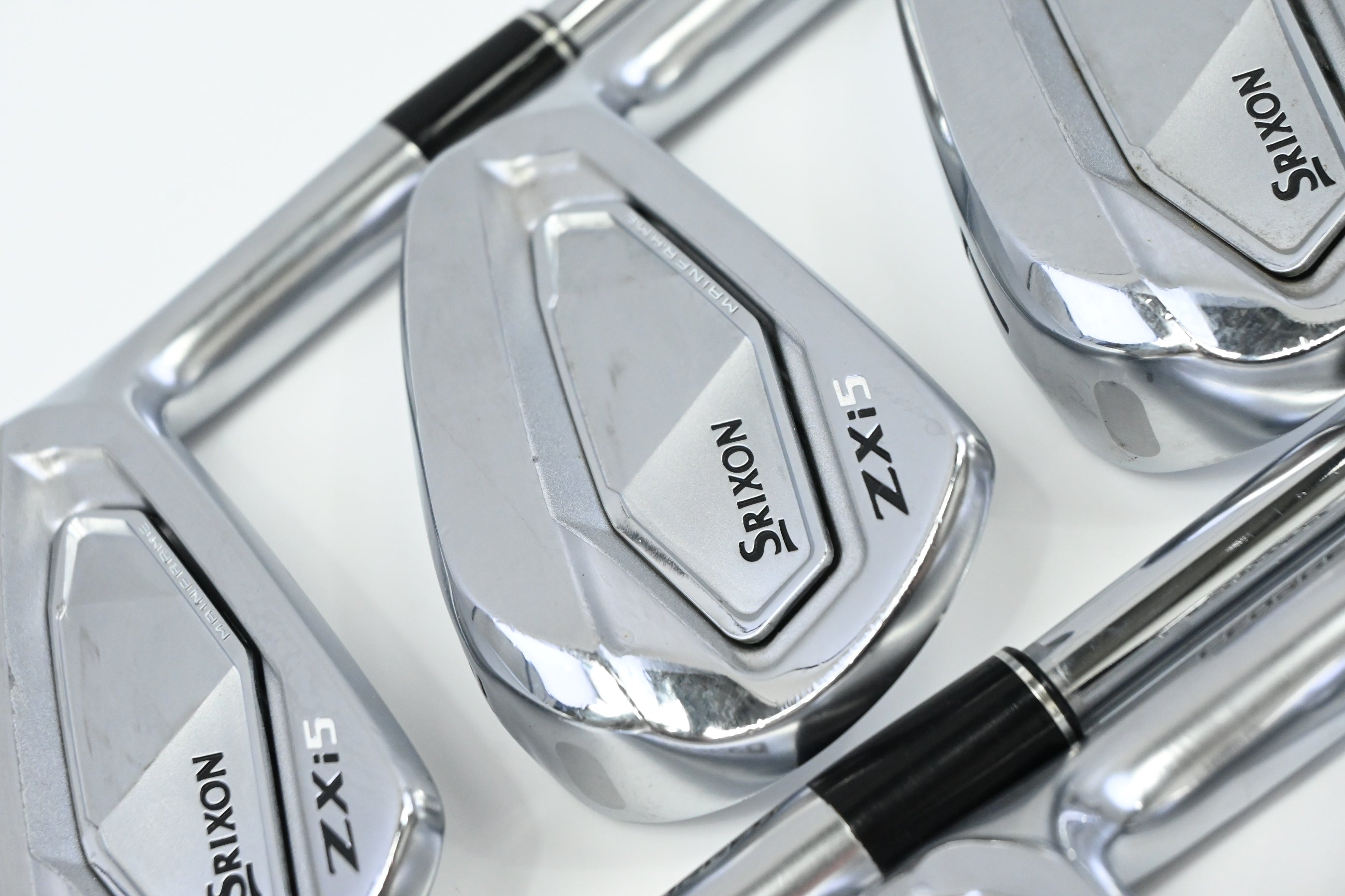 Srixon ZXi5 Irons / 5-PW / Regular Flex Dynamic Gold R300 Mid Shaft