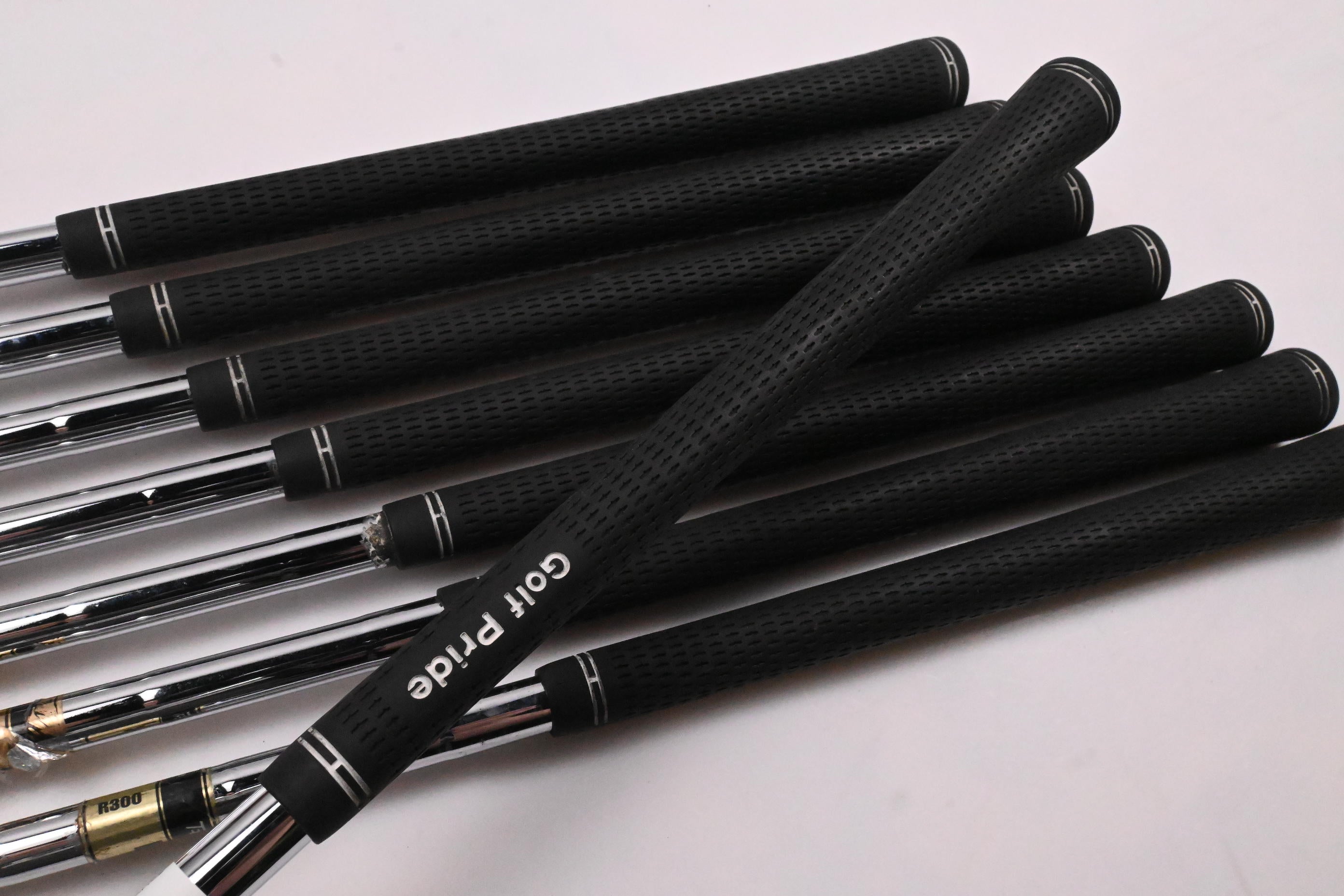 Titleist DCI 990 Irons / 3-PW / Regular Flex Dynamic Gold R300 Shafts