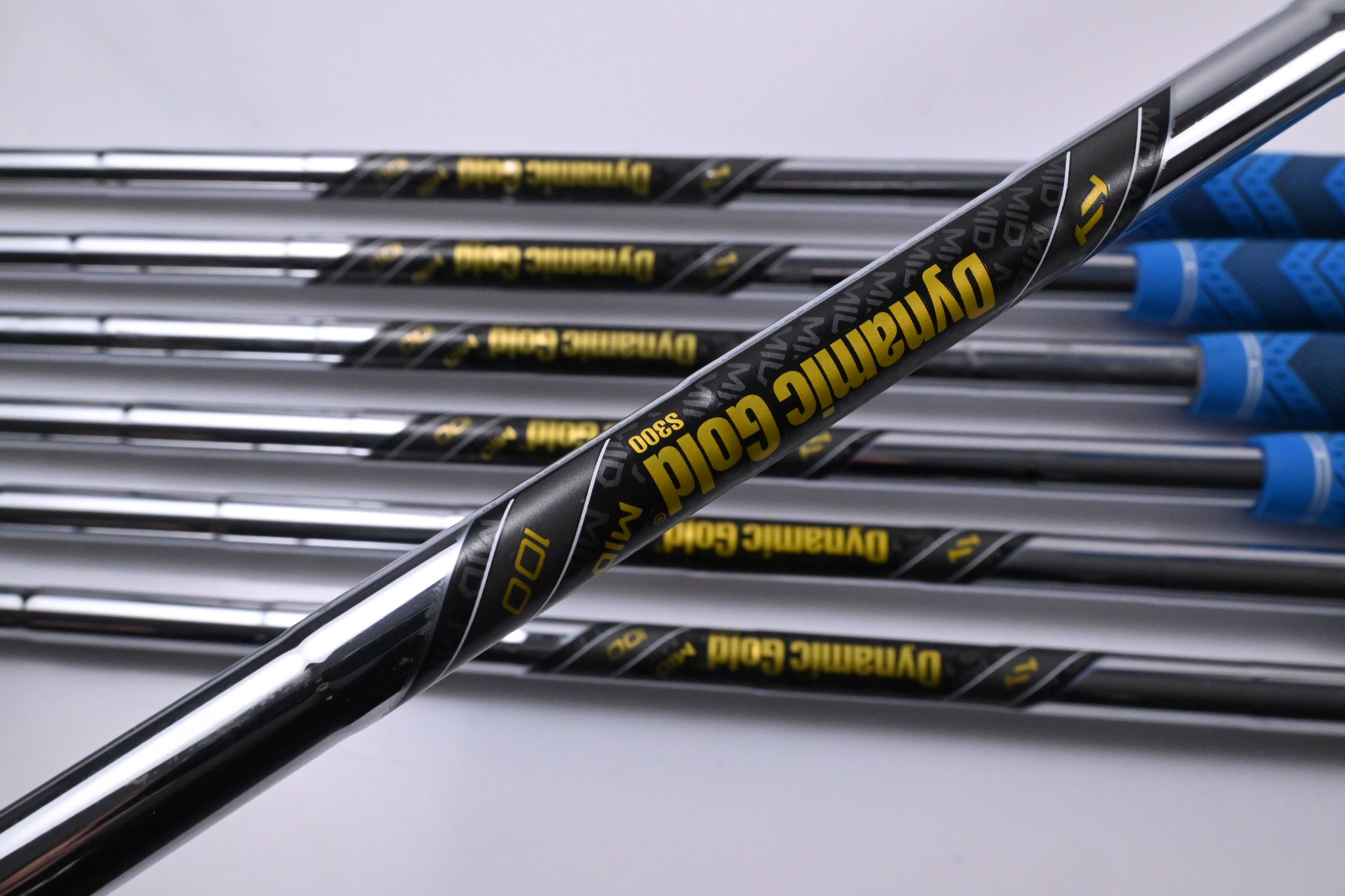 Ping i530 Irons / 4-PW / Black Dot / Stiff Flex Dynamic Gold MID 100 S300 Shafts