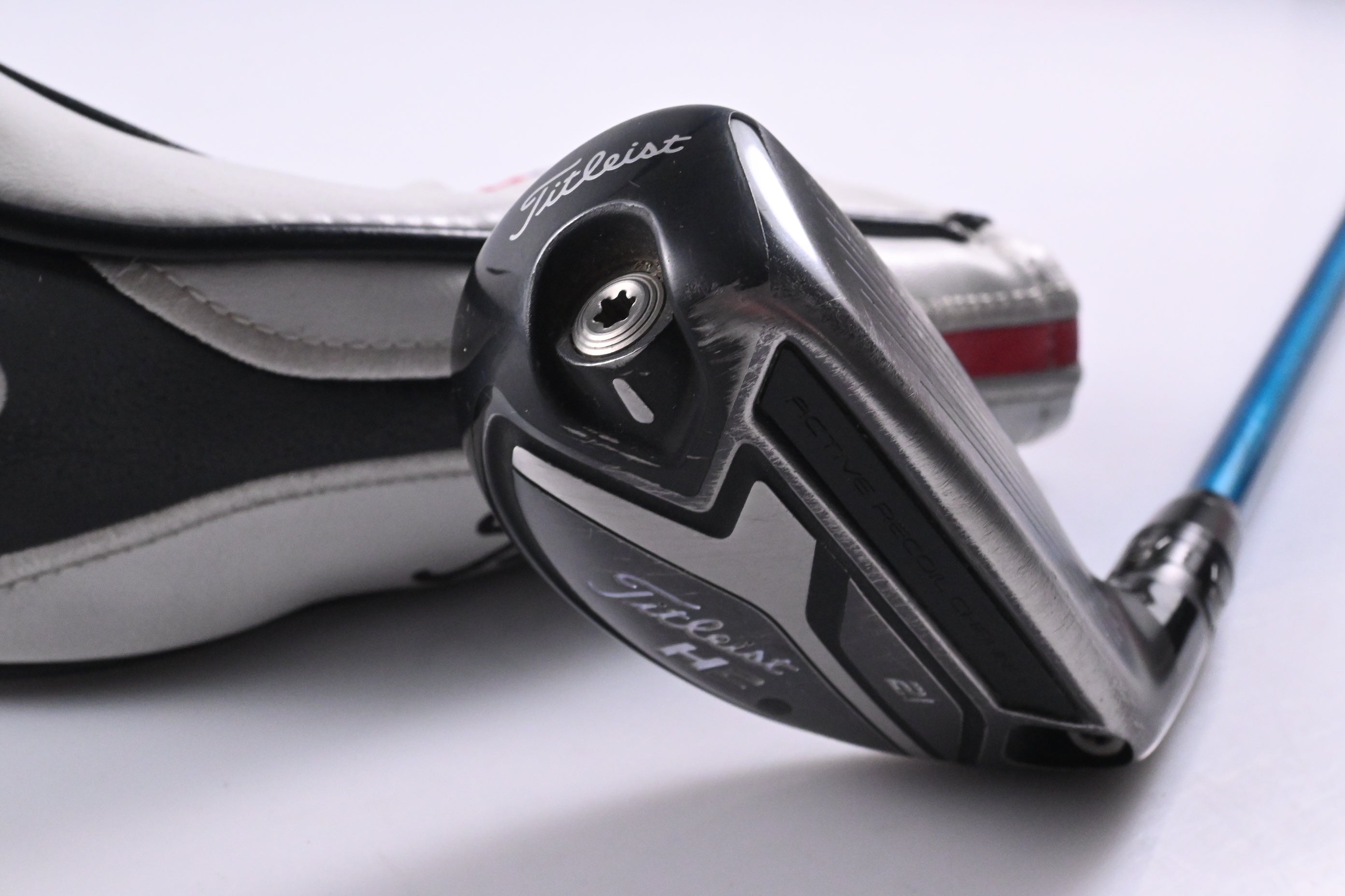 Titleist 818 H2 #3 Hybrid / 21 Degree / Stiff Flex Evenflow Blue 85 Shaft