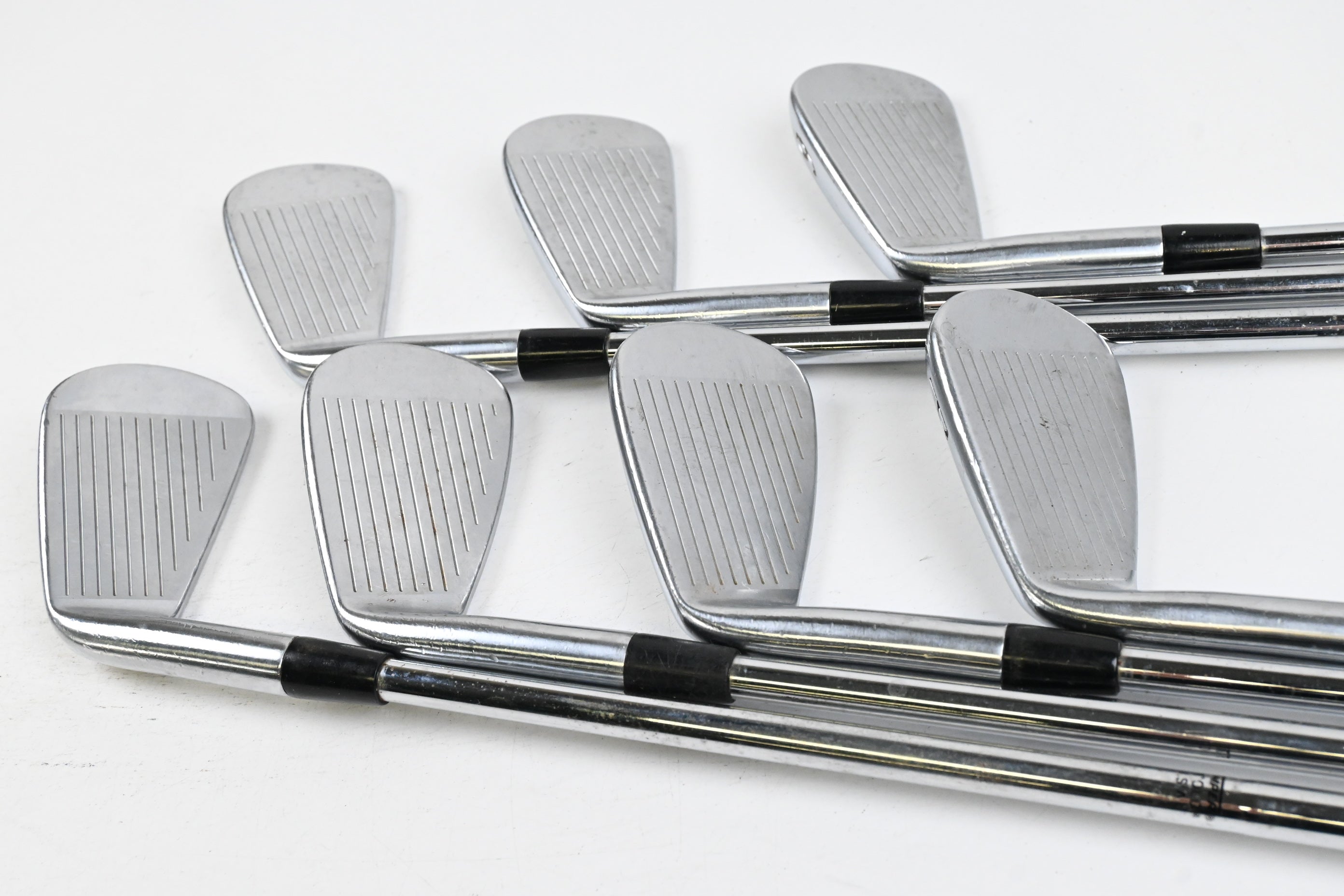 Titleist 714 MB Irons / 4-PW / Stiff Flex Dynamic Gold S300 Shafts