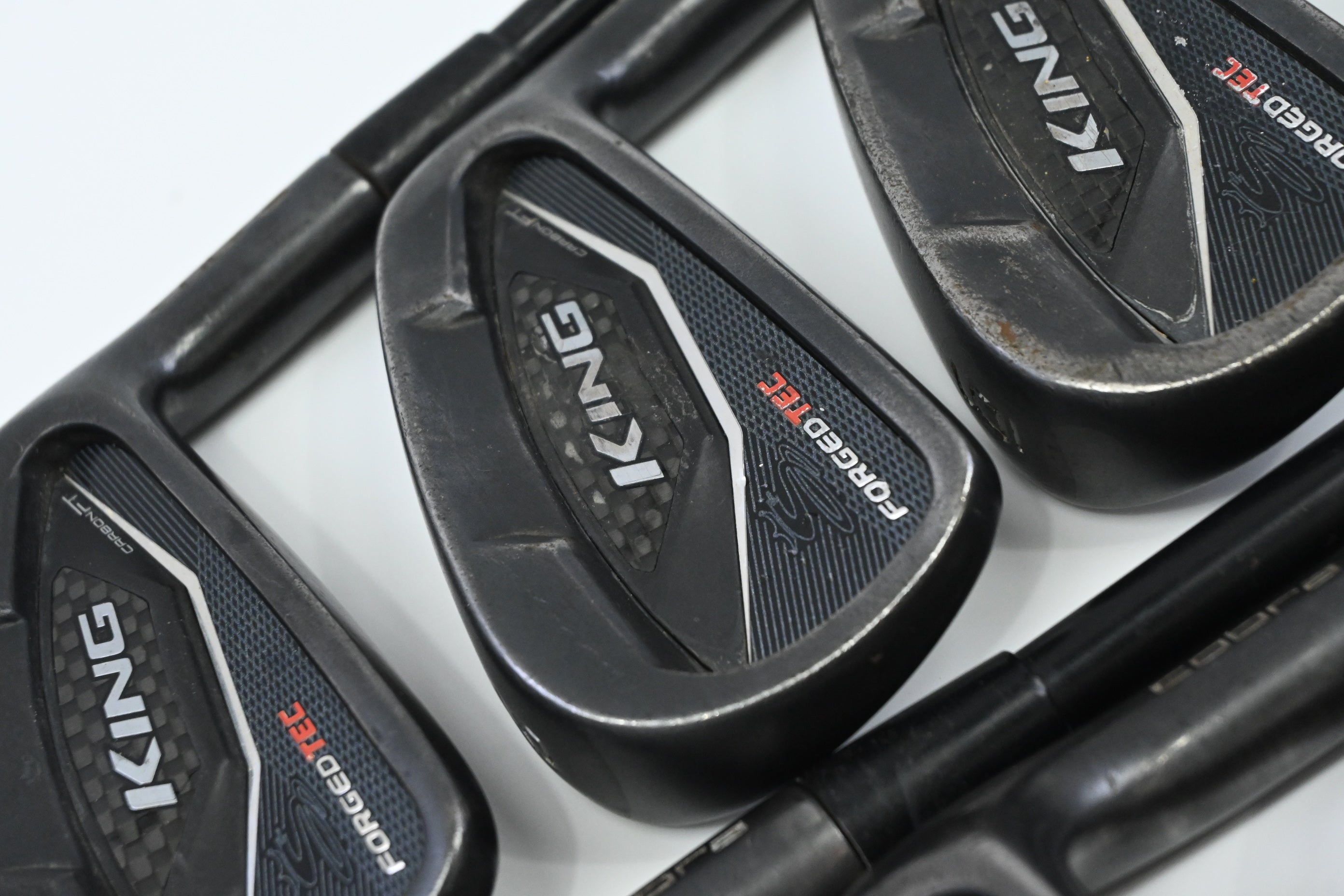 Cobra King Forged Tec Black Irons / 4-PW+GW / Regular Flex AMT R300 Shaft