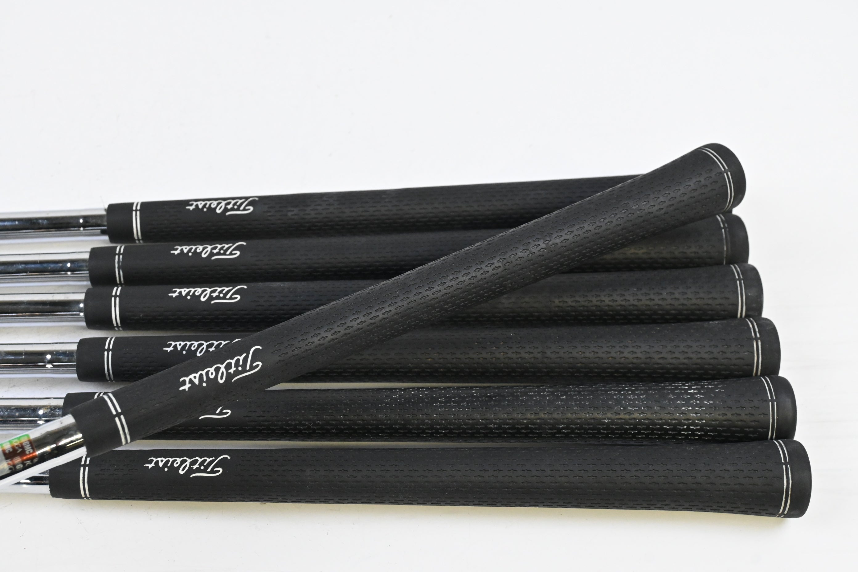Titleist 714 MB Irons / 4-PW / Stiff Flex Dynamic Gold S300 Shafts