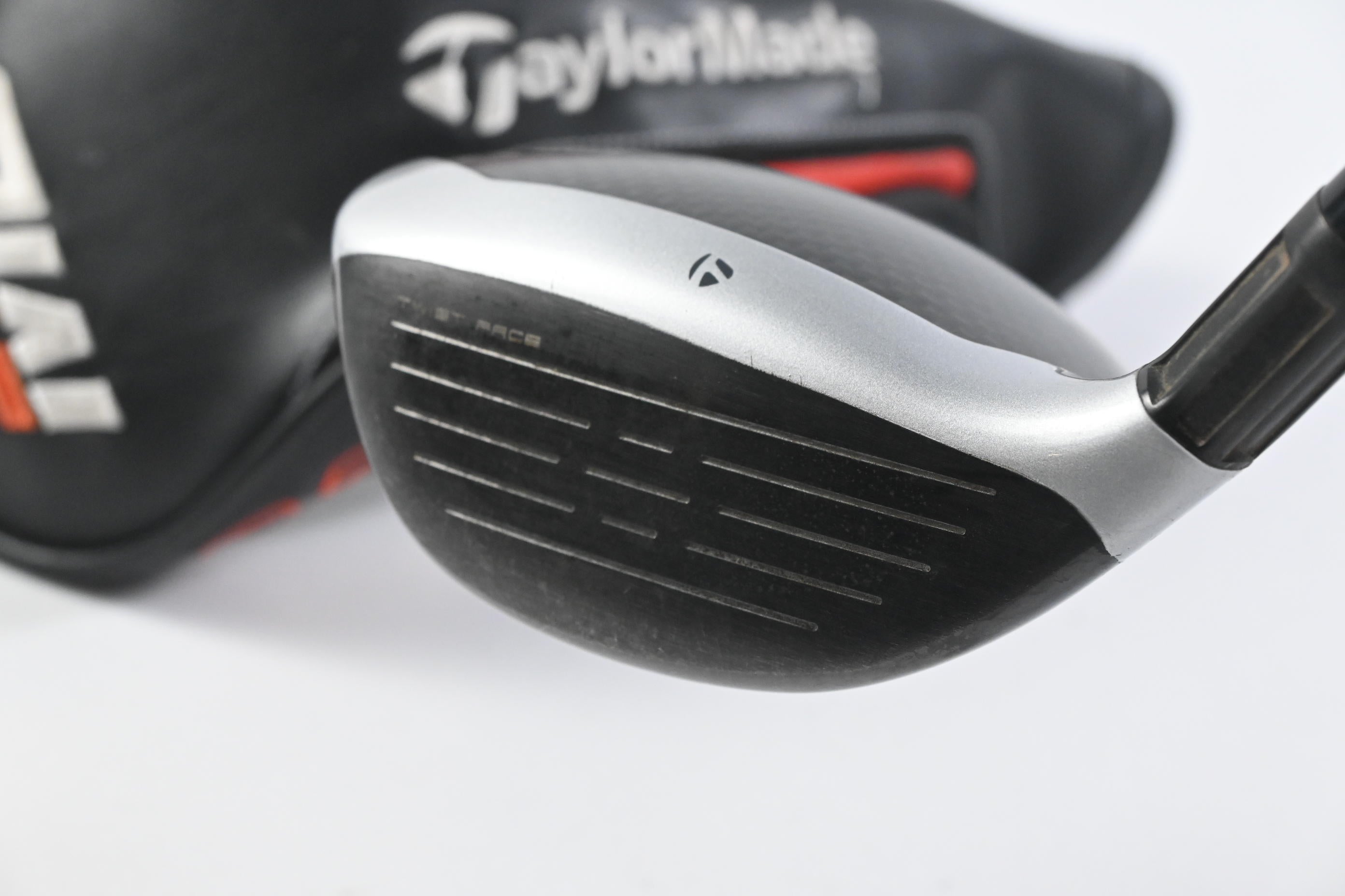 Taylormade M6 #5 Wood / 18 Degree / Regular Flex Fujikura Atmos Red 5 Shaft