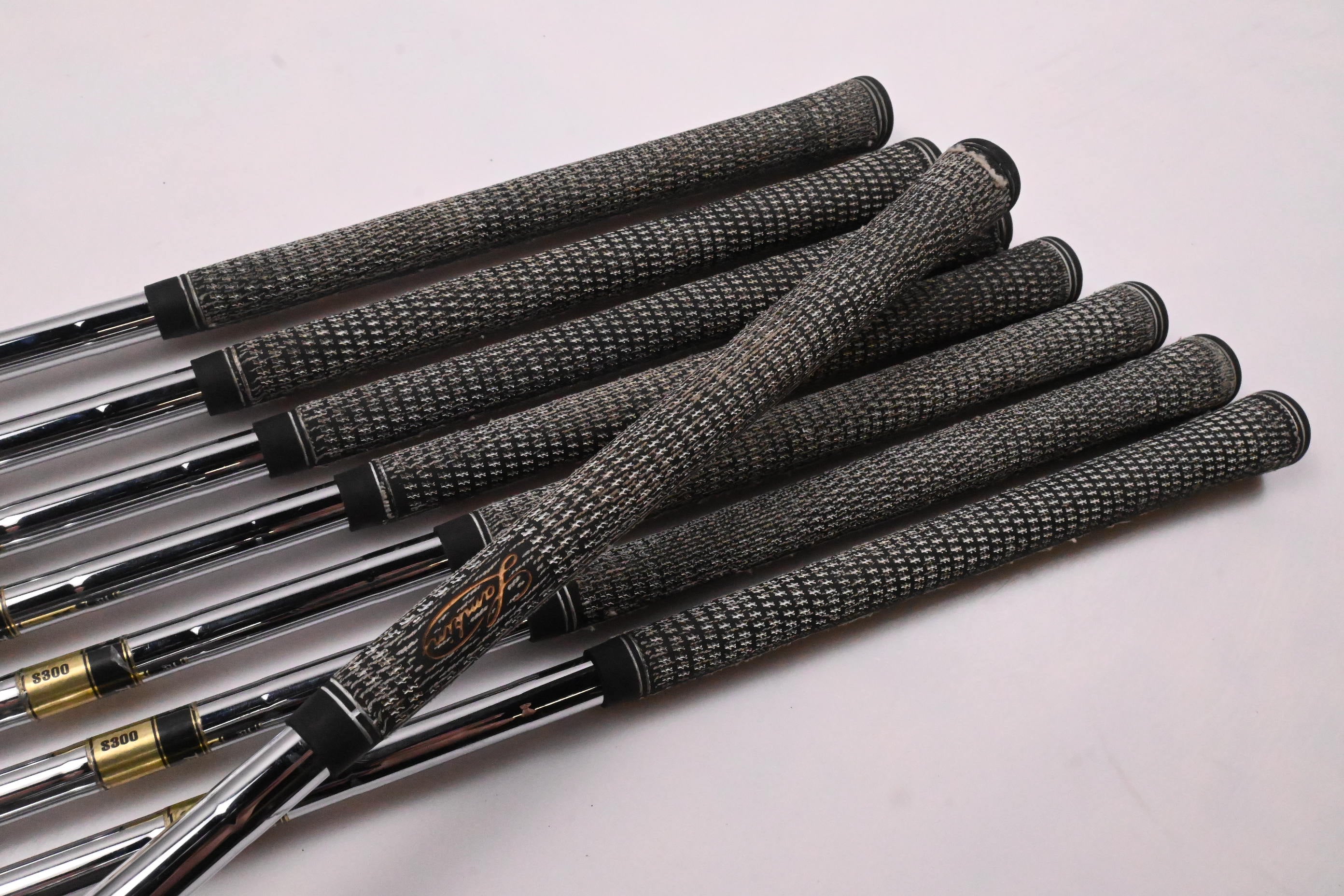Titleist MB 710 Irons / 3-PW / Stiff Flex Dynamic Gold S300 Shafts