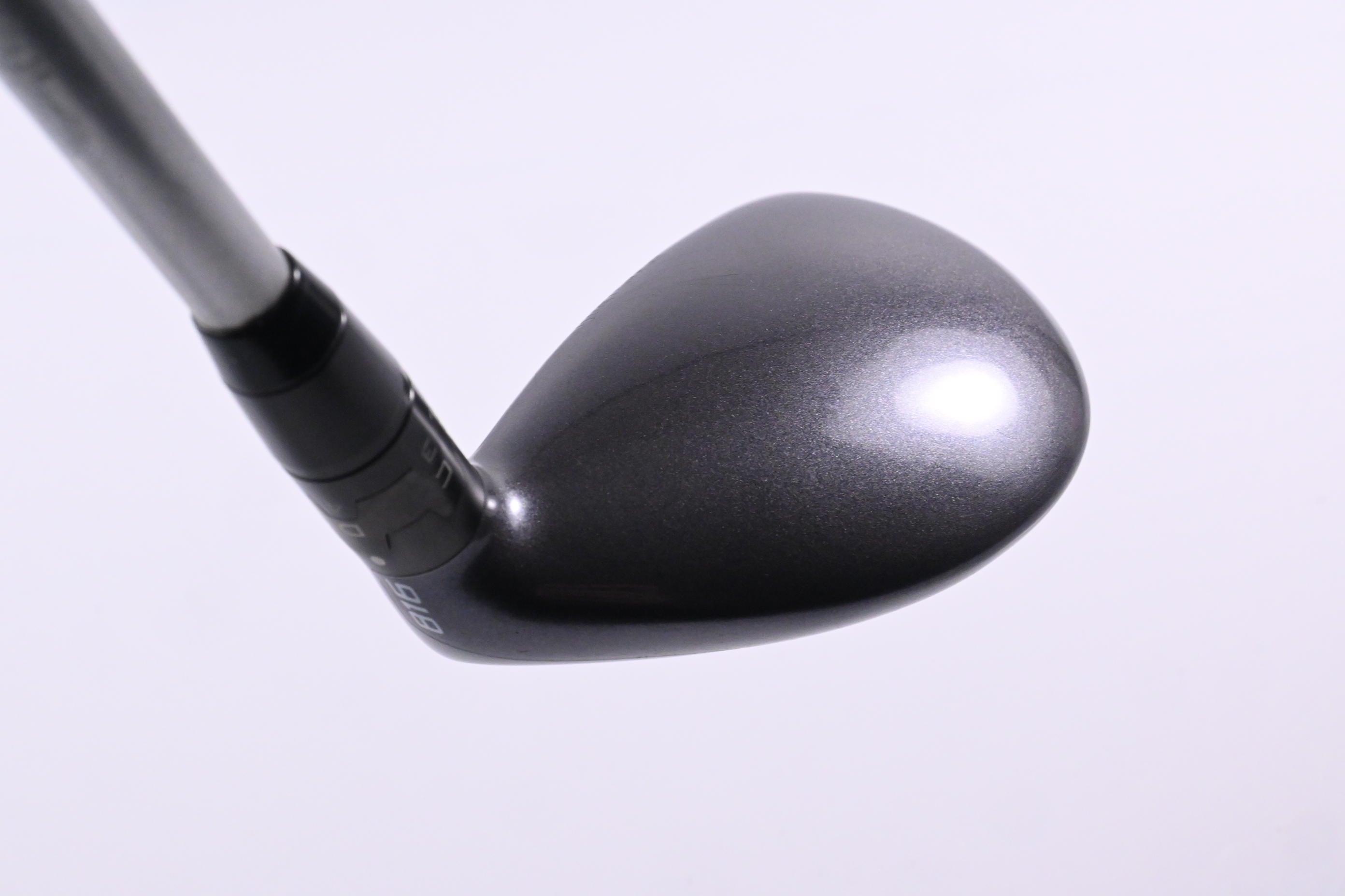 Titleist 816 H1 #3 Hybrid / 19 Degree / Regular Flex Diamana M+ Red 60 Shaft