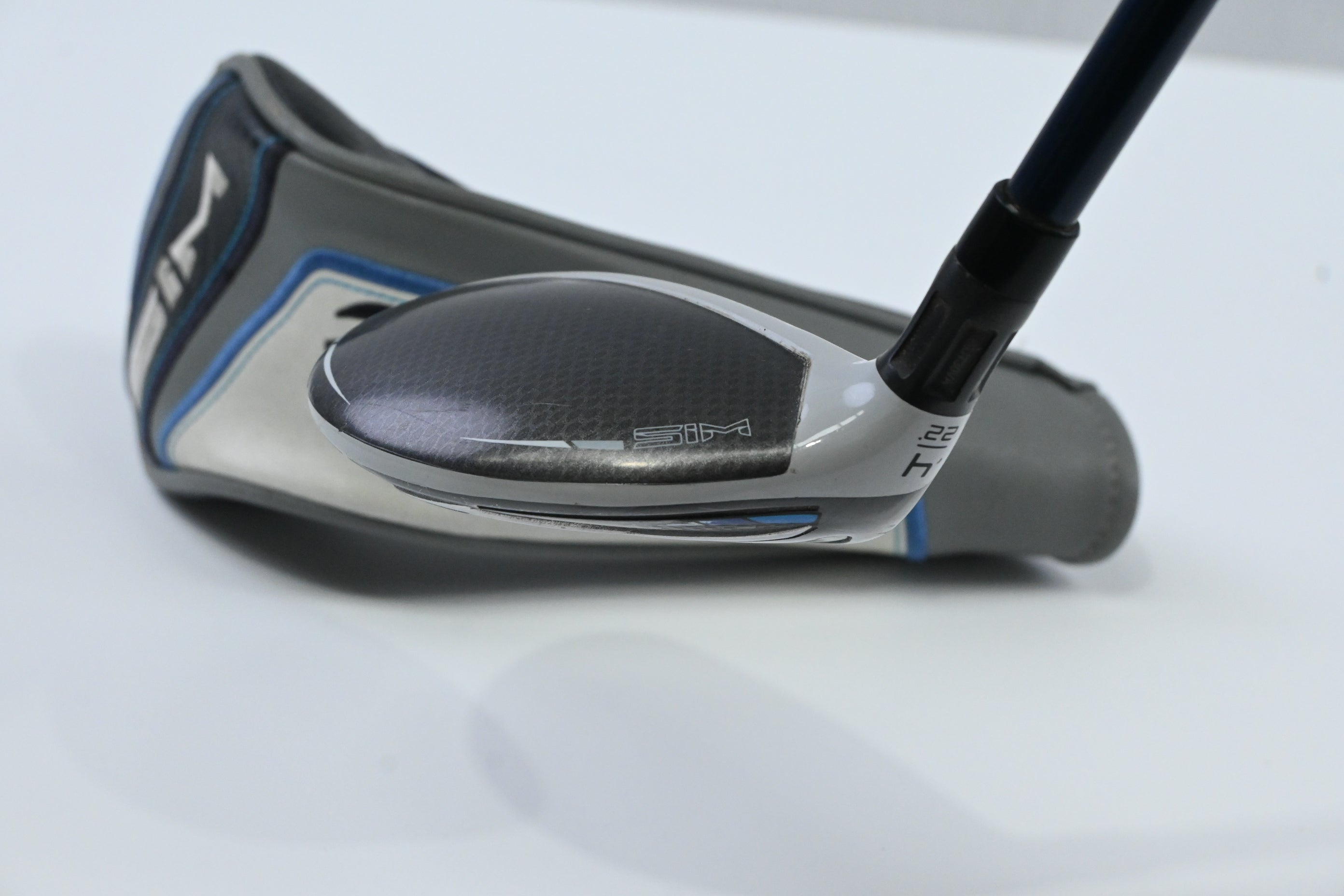 Left Hand Taylormade SIM Max #4 Hybrid / 22 Degree / Regular Flex Fujikura Blue