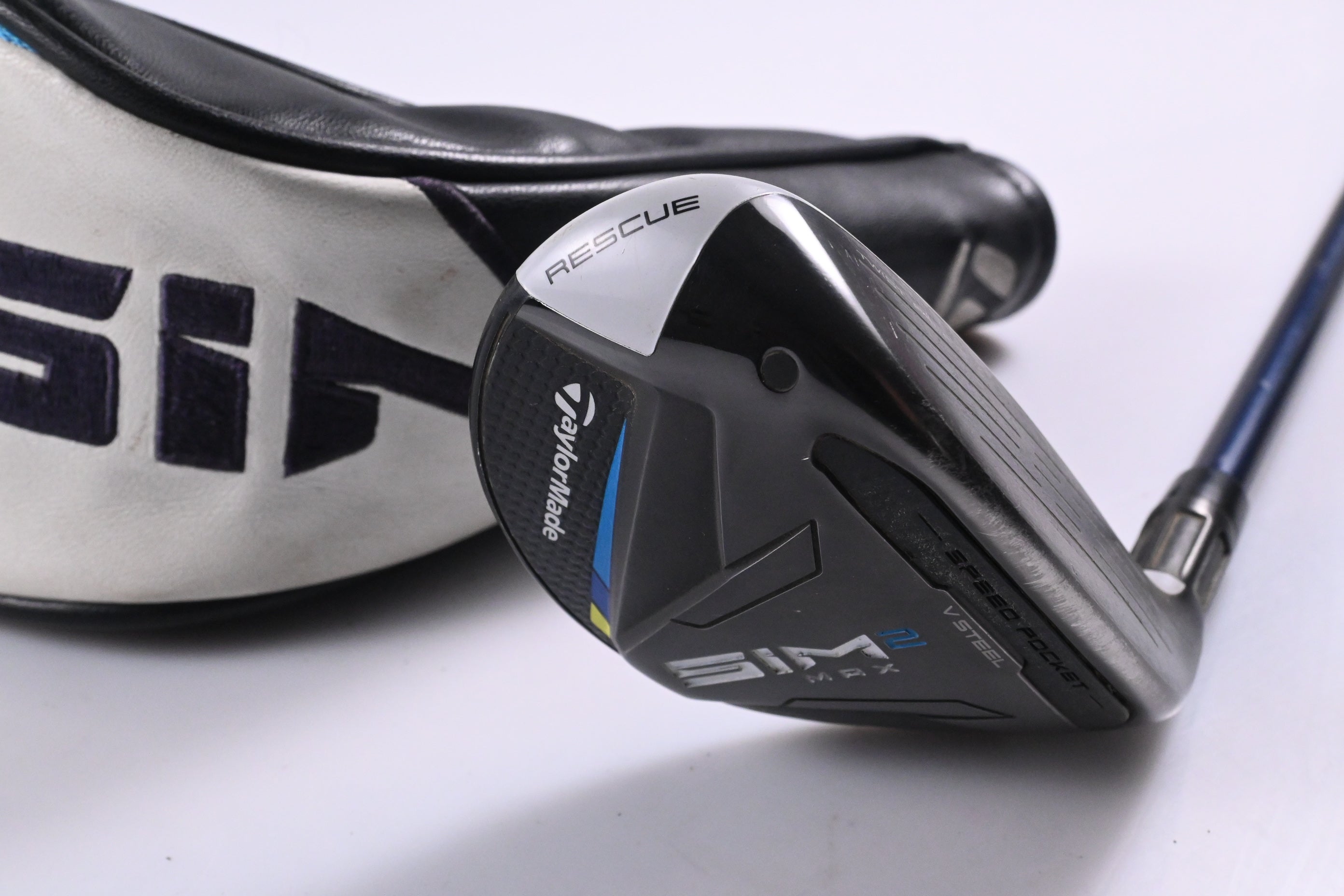 Taylormade SIM2 Max #4 Hybrid / 22 Degree / Regular Flex Fujikura Ventus Blue 6