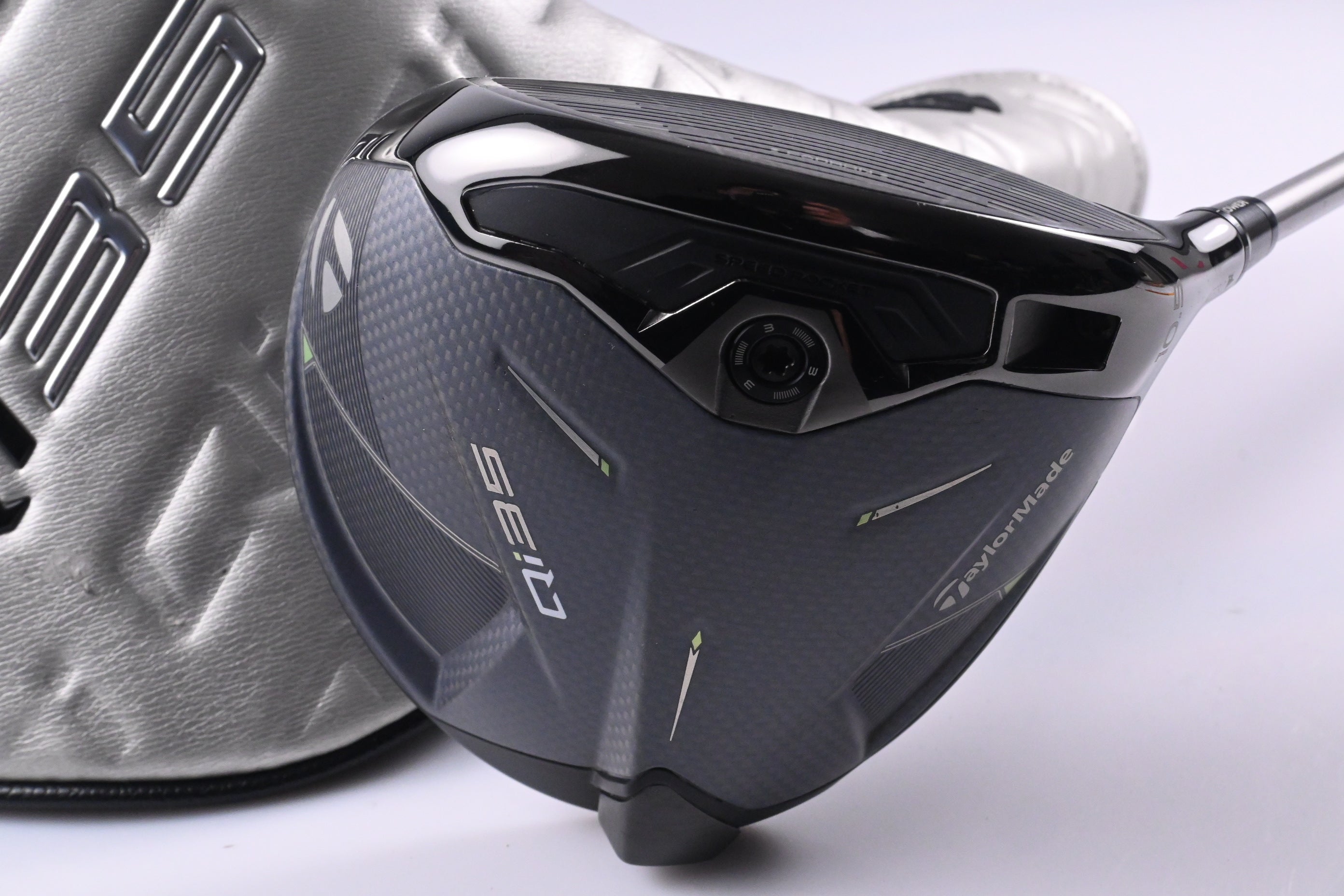 Taylormade Qi35 Driver / 10.5 Degree / Regular Flex Fujikura Speeder NX TCS 50