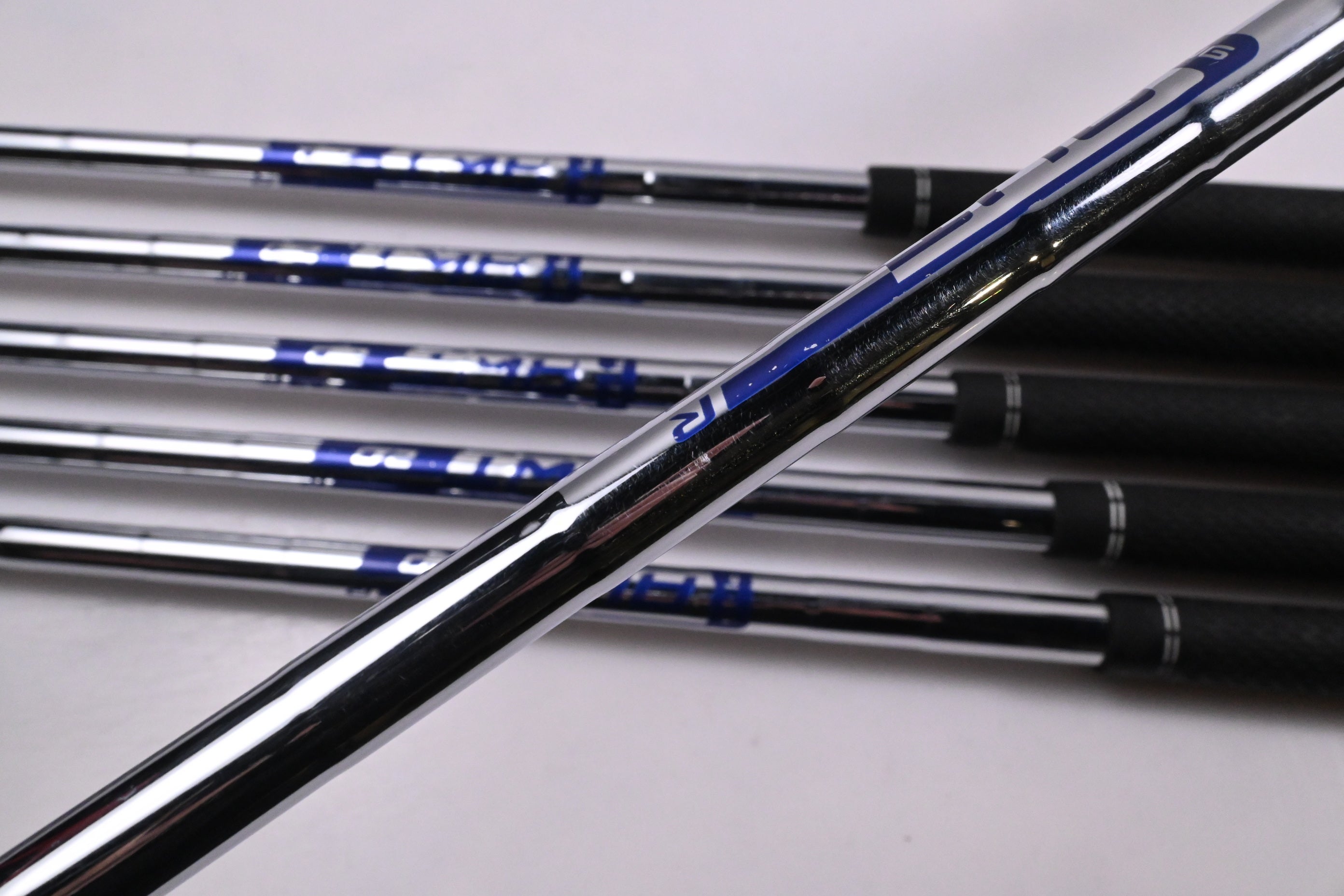 Ping G425 Irons / 6-PW+SW / Green Dot / Regular Flex Ping AWT 2.0 Shafts
