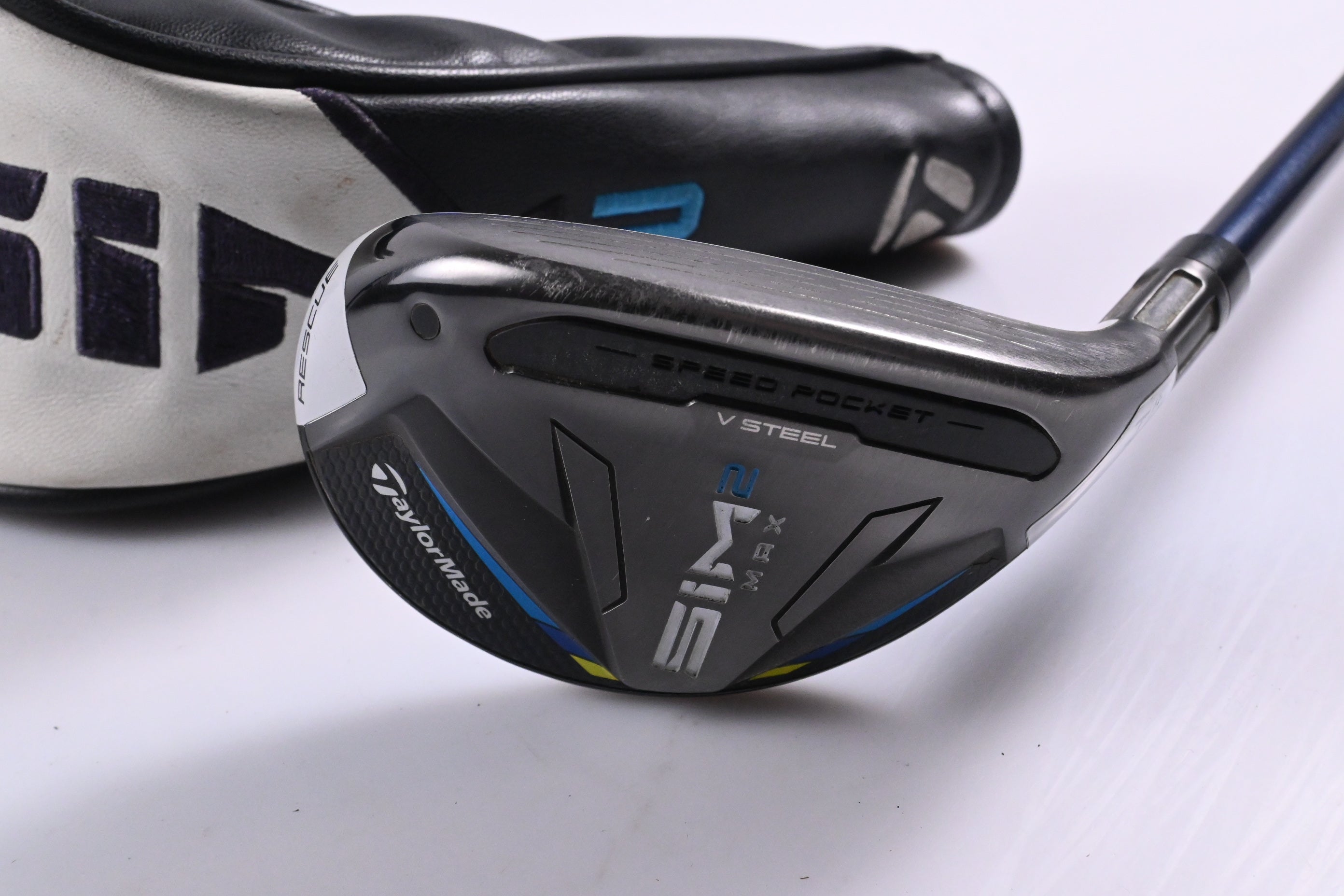 Taylormade SIM2 Max #4 Hybrid / 22 Degree / Regular Flex Fujikura Ventus Blue 6