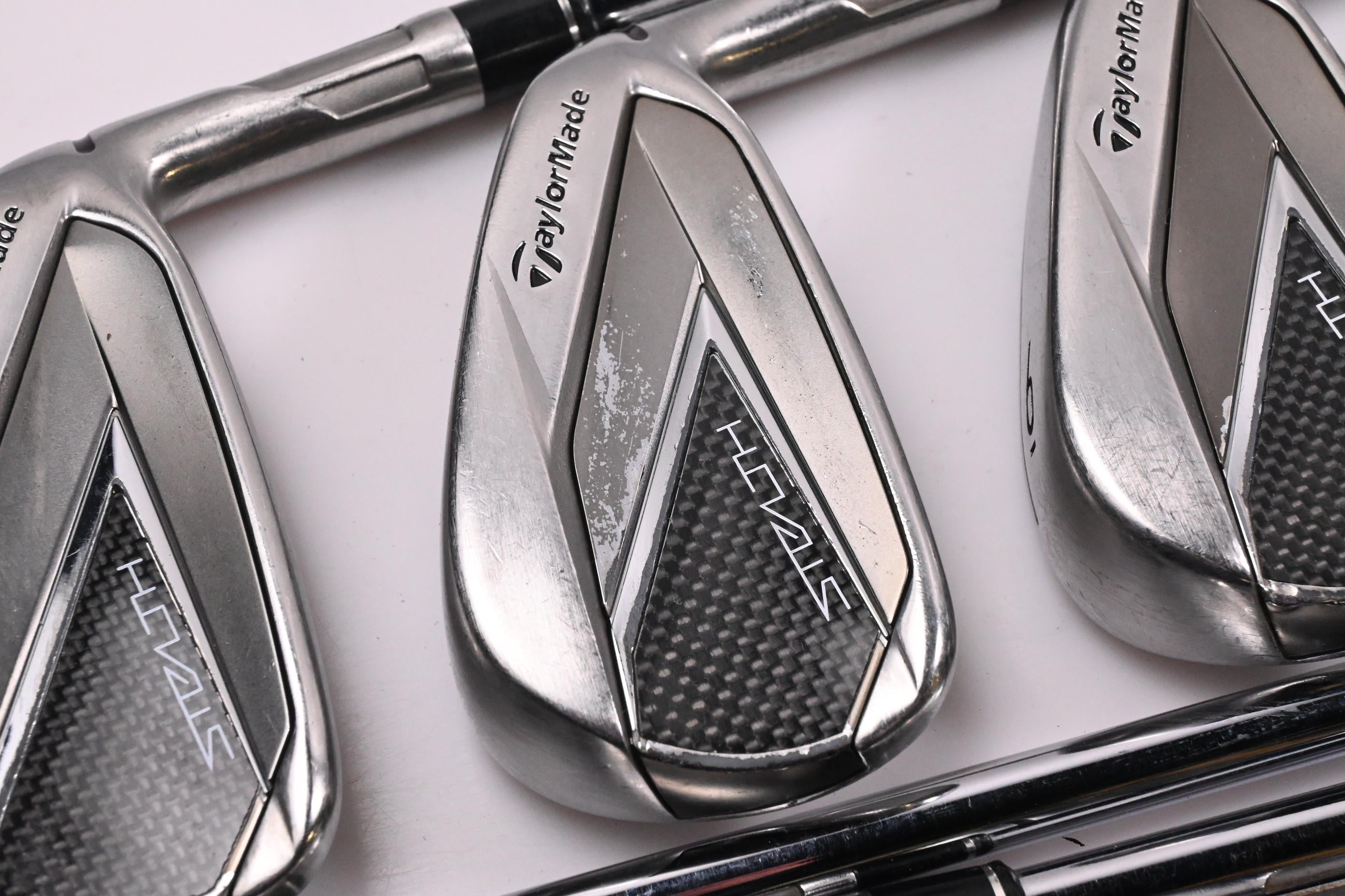 Taylormade Stealth Irons / 4-PW+GW+SW / Regular Flex Dynamic Gold 95 R300