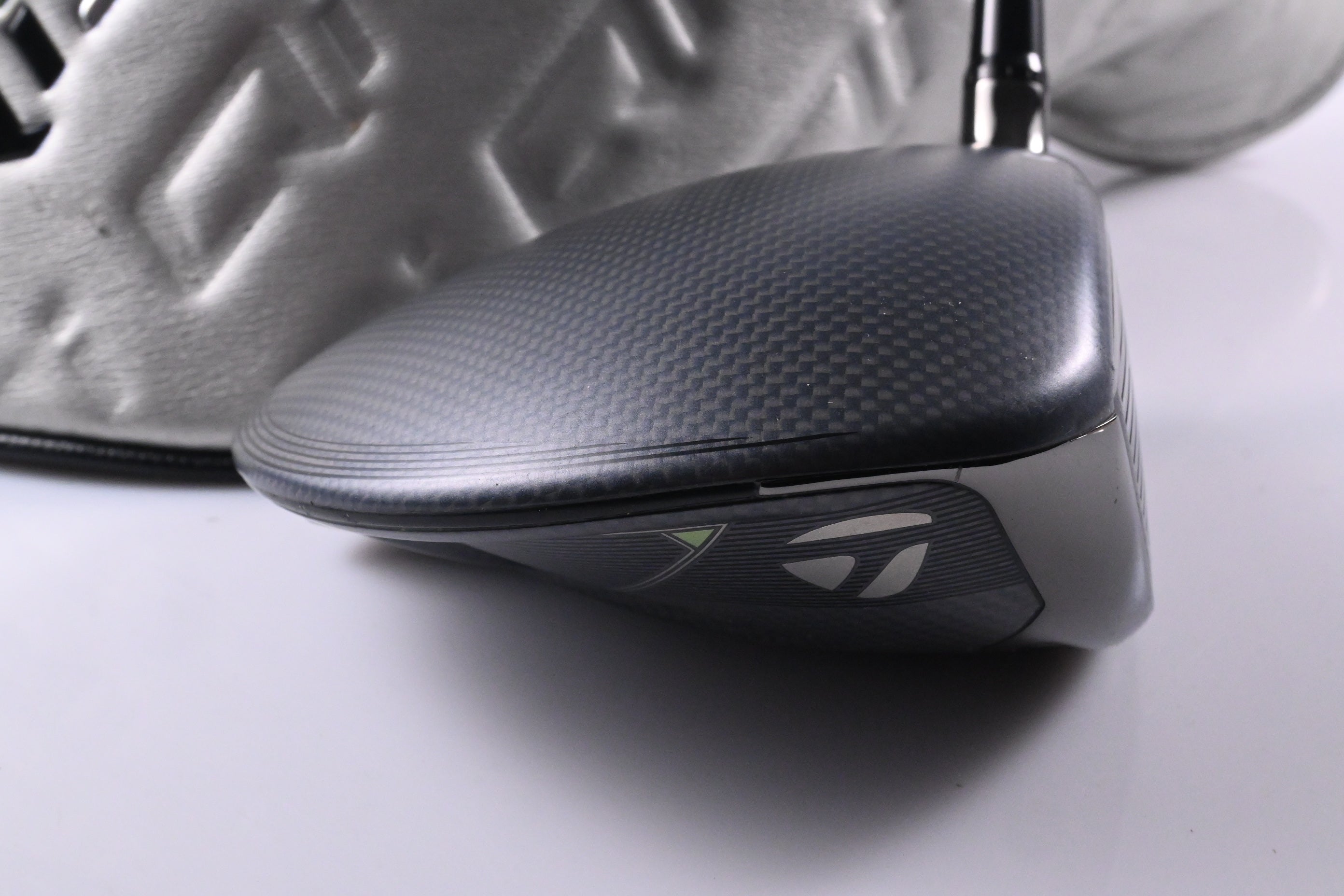 Taylormade Qi35 Driver / 10.5 Degree / Regular Flex Fujikura Speeder NX TCS 50