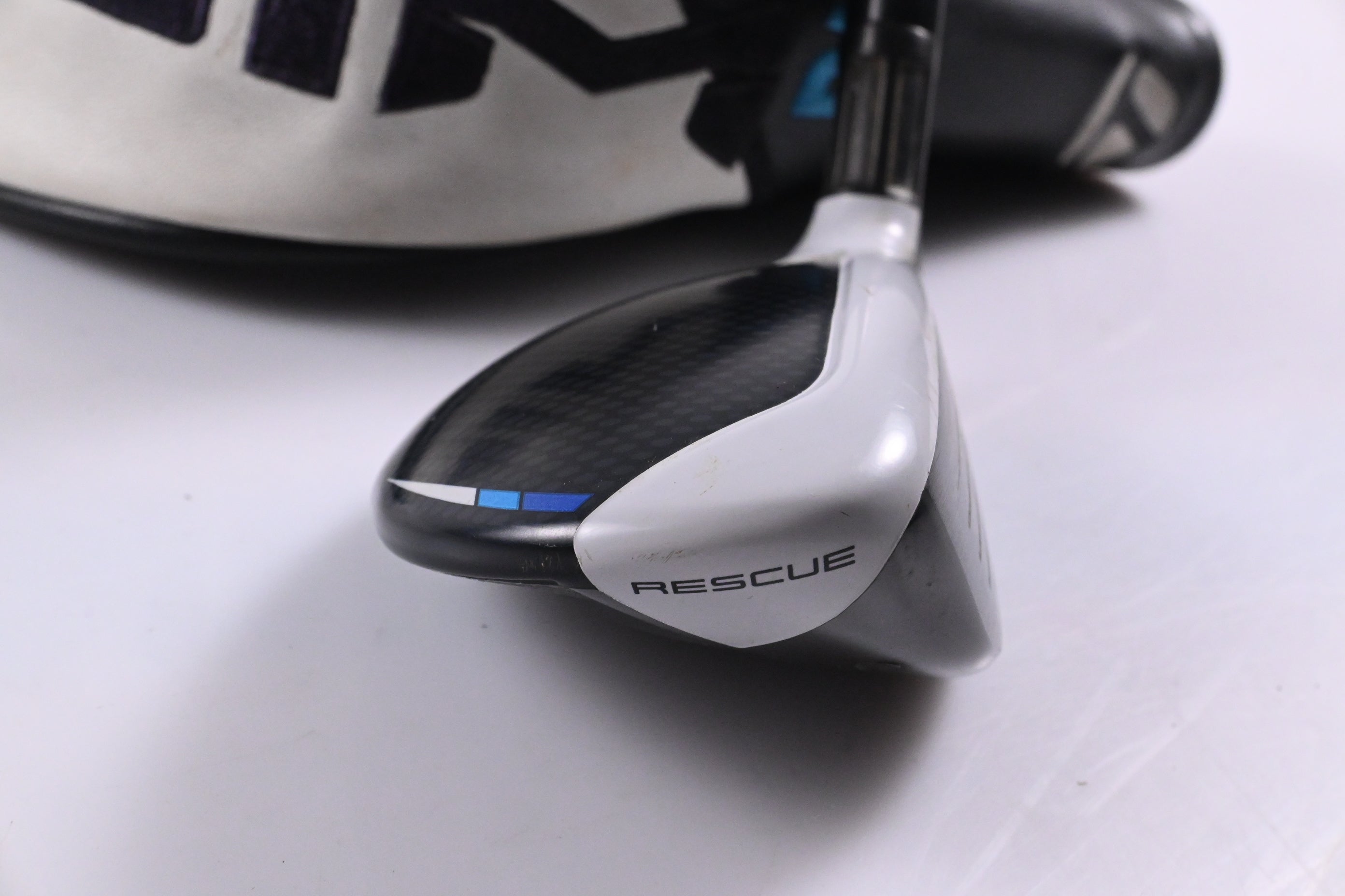 Taylormade SIM2 Max #4 Hybrid / 22 Degree / Regular Flex Fujikura Ventus Blue 6