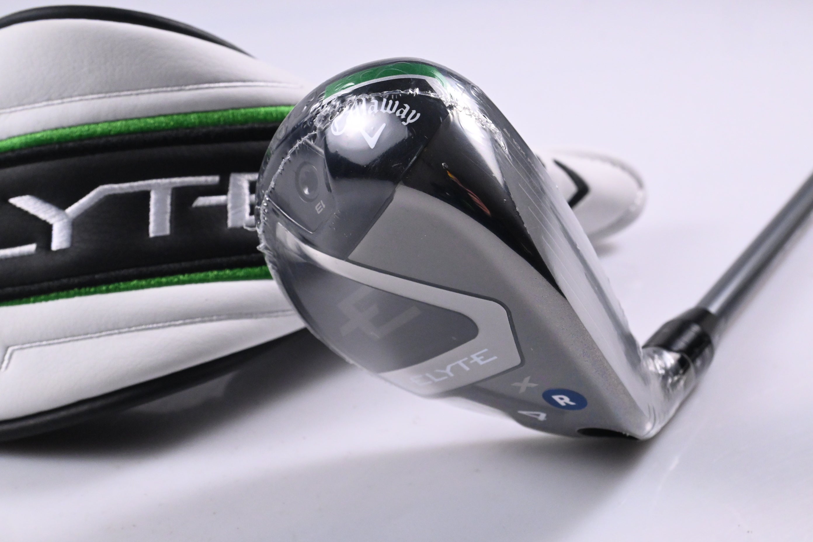 Callaway Elyte X #4 Hybrid / 21 Degree / Regular Flex Denali Charcoal 60 Shaft