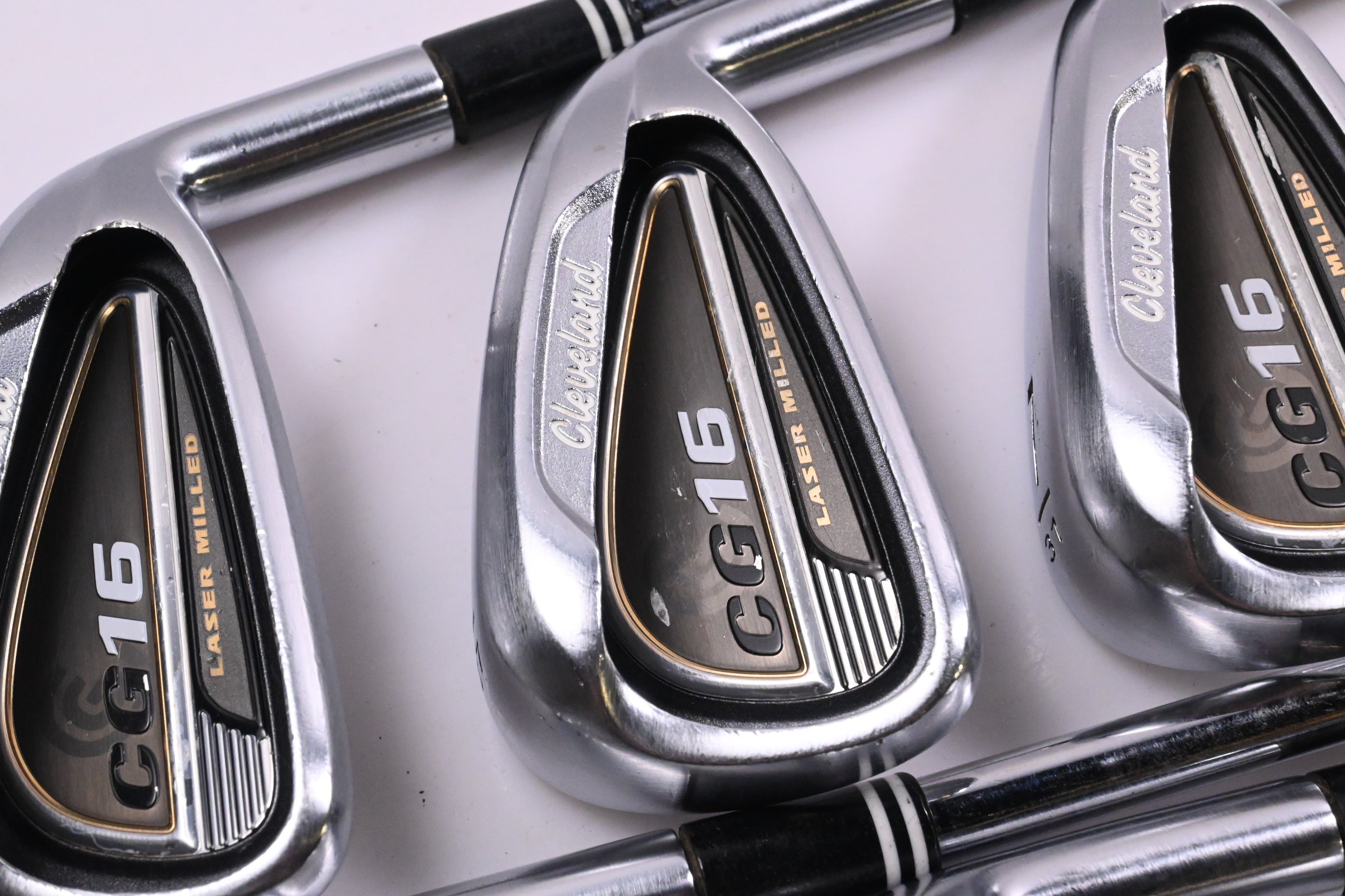Cleveland CG16 Tour Irons / 5-PW / Regular Flex Traction 85 Shafts