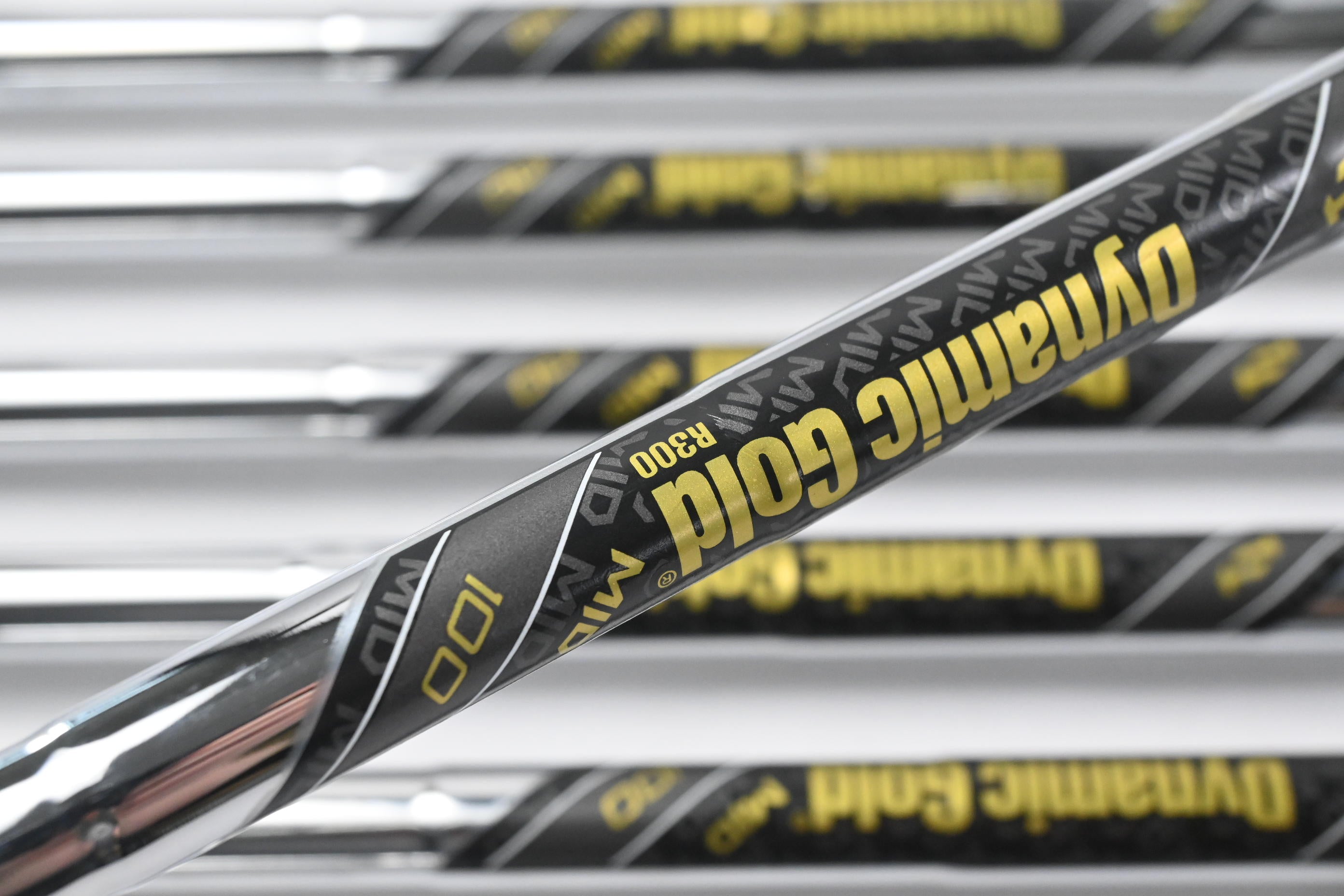 Ping i530 Irons / 5-PW+GW / Black Dot / Regular Flex Dynamic Gold R300 MID 100