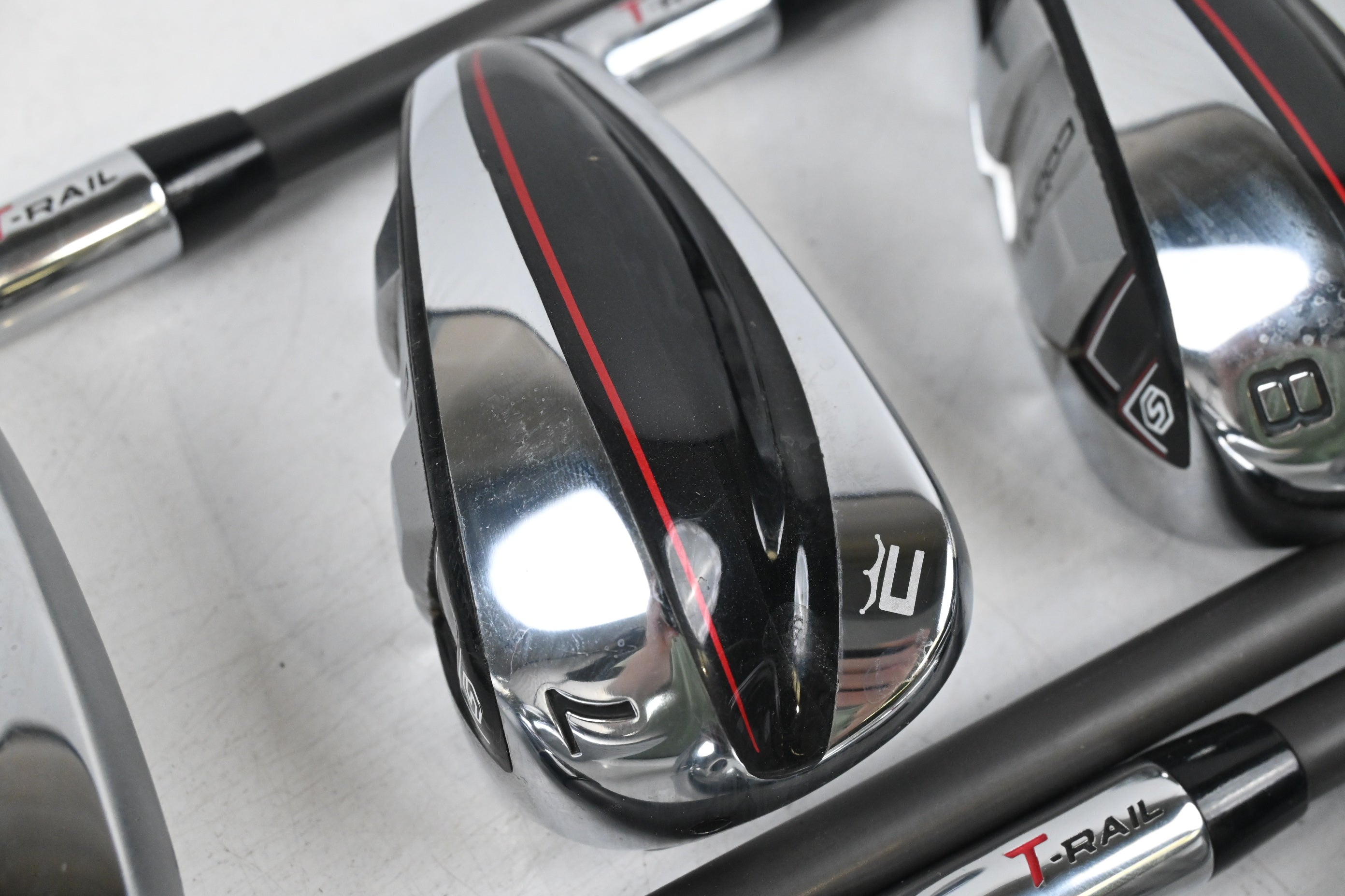 Cobra T-Rail 2023 Irons / 6-PW+SW / Regular Flex Ultralite 50 Shafts