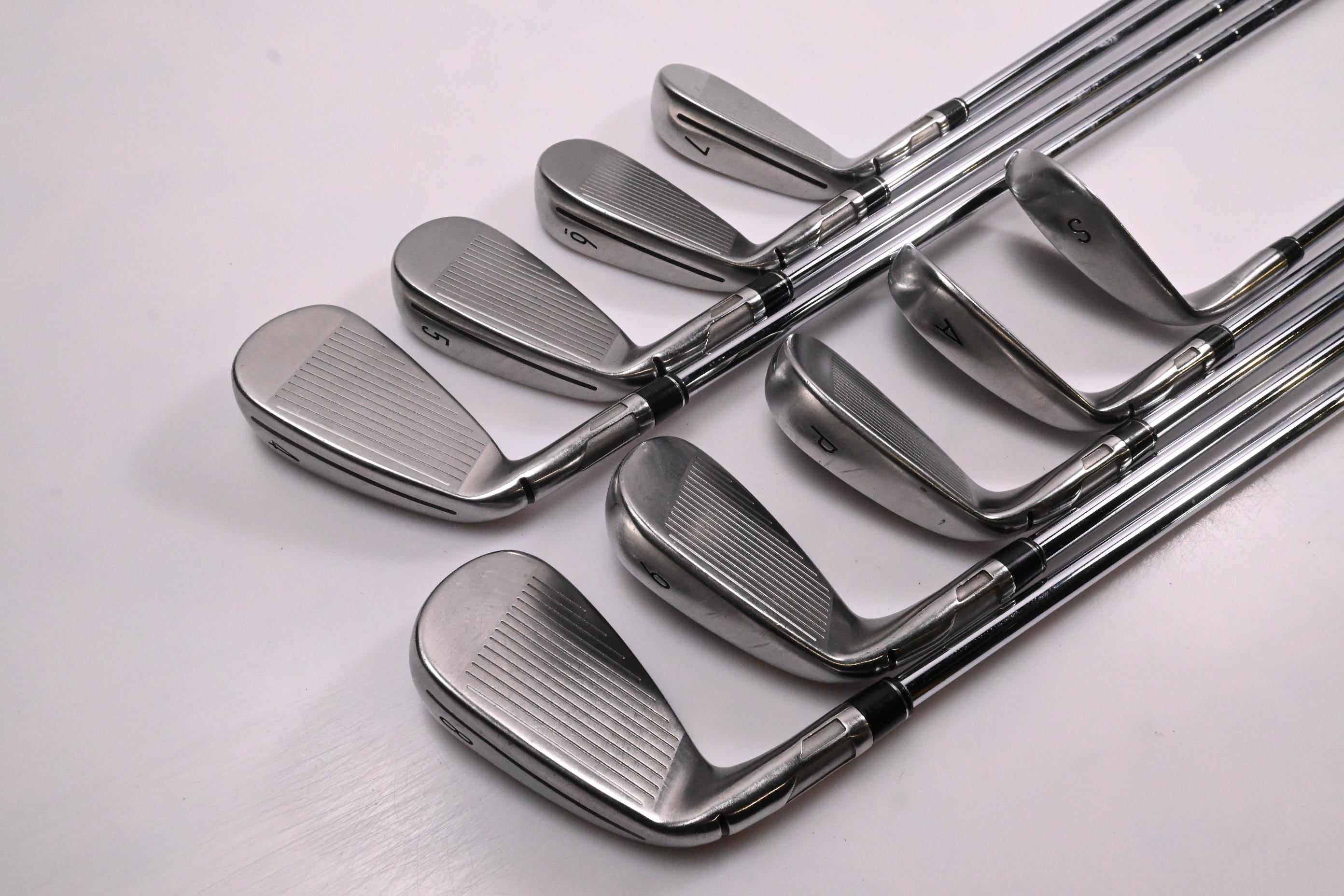 Taylormade Stealth Irons / 4-PW+GW+SW / Regular Flex Dynamic Gold 95 R300