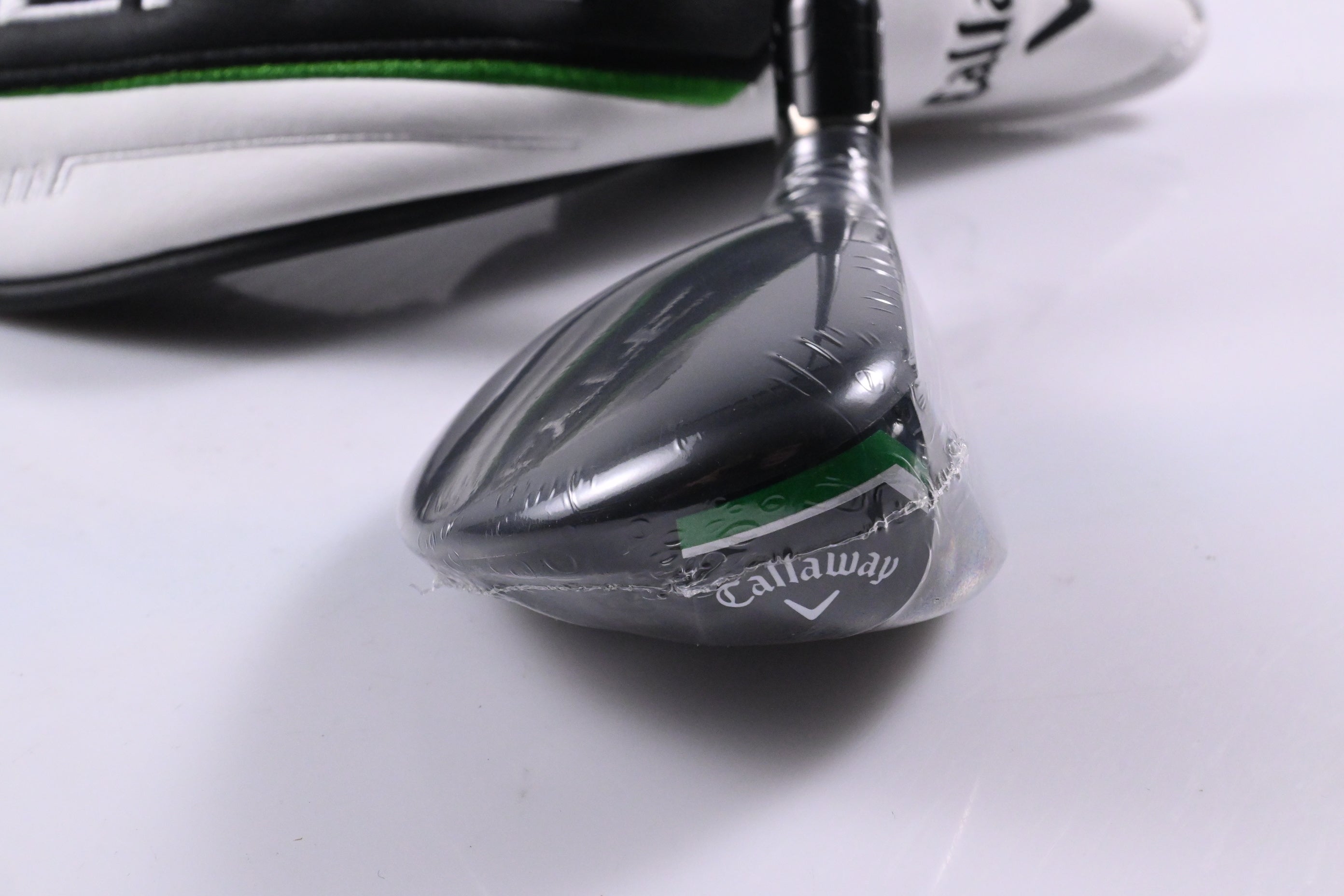 Callaway Elyte X #4 Hybrid / 21 Degree / Regular Flex Denali Charcoal 60 Shaft