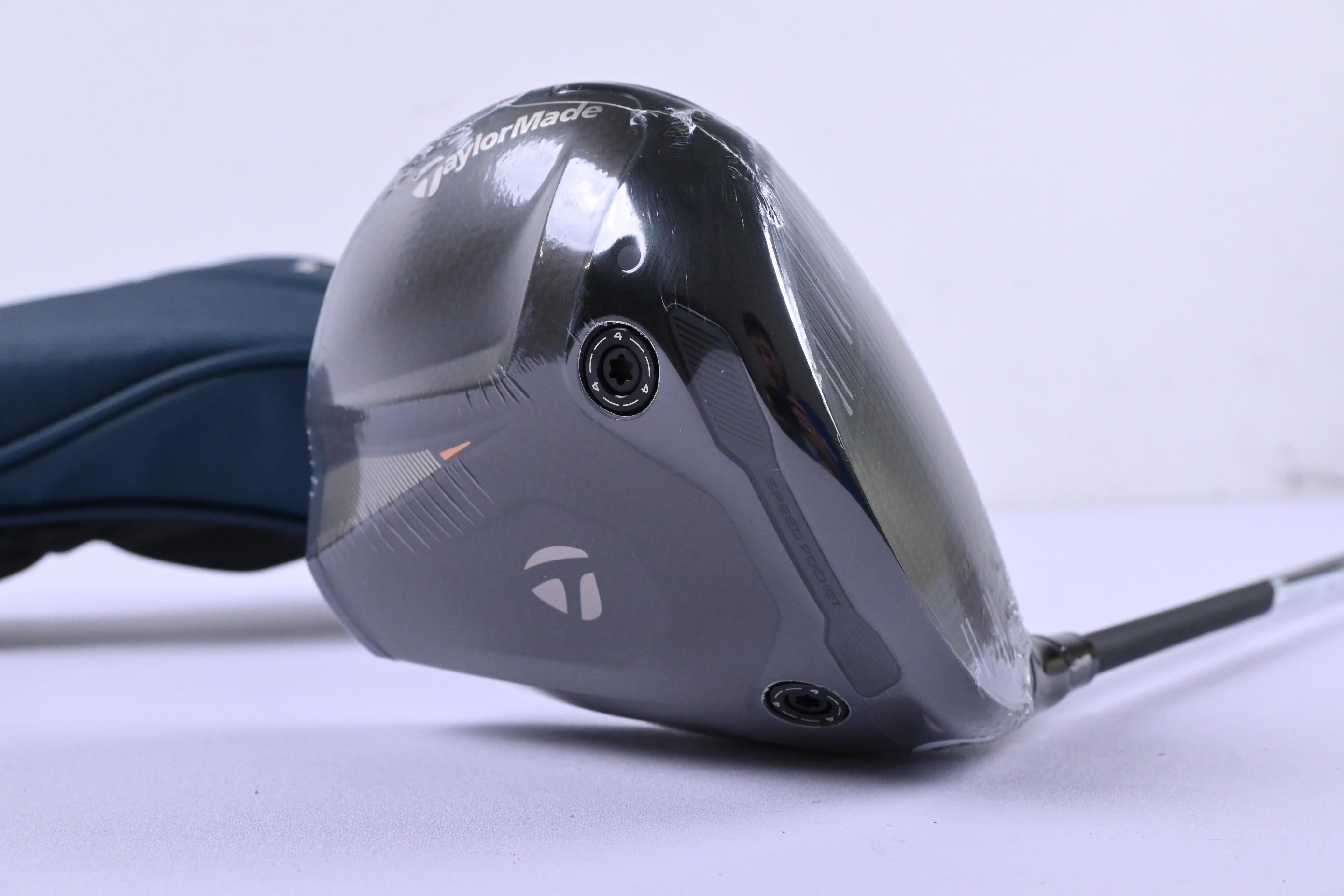 Taylormade Qi4D Max Driver / 10.5 Degree / Regular Flex REAX Blue 50 Shaft