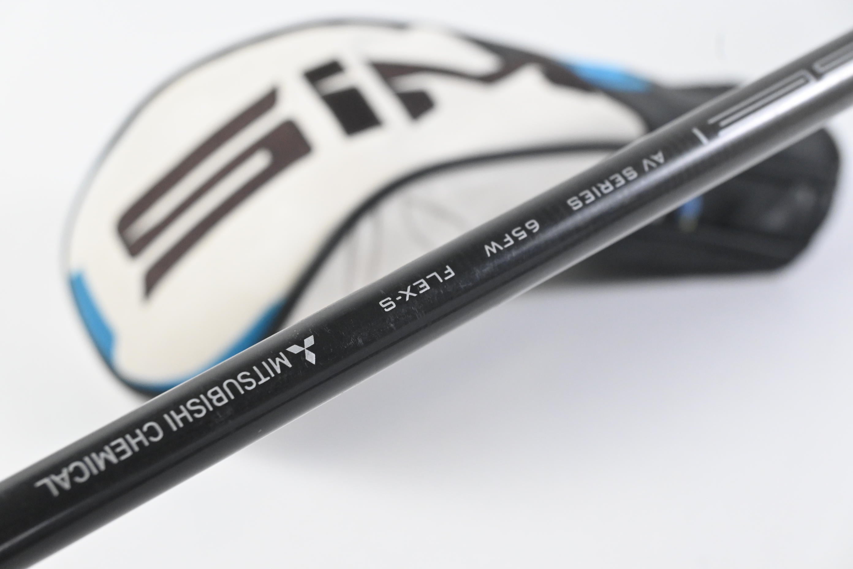 Taylormade SIM2 Ti #3 Wood / 15 Degree / Stiff Flex Tensei AV Raw Blue 65 Shaft