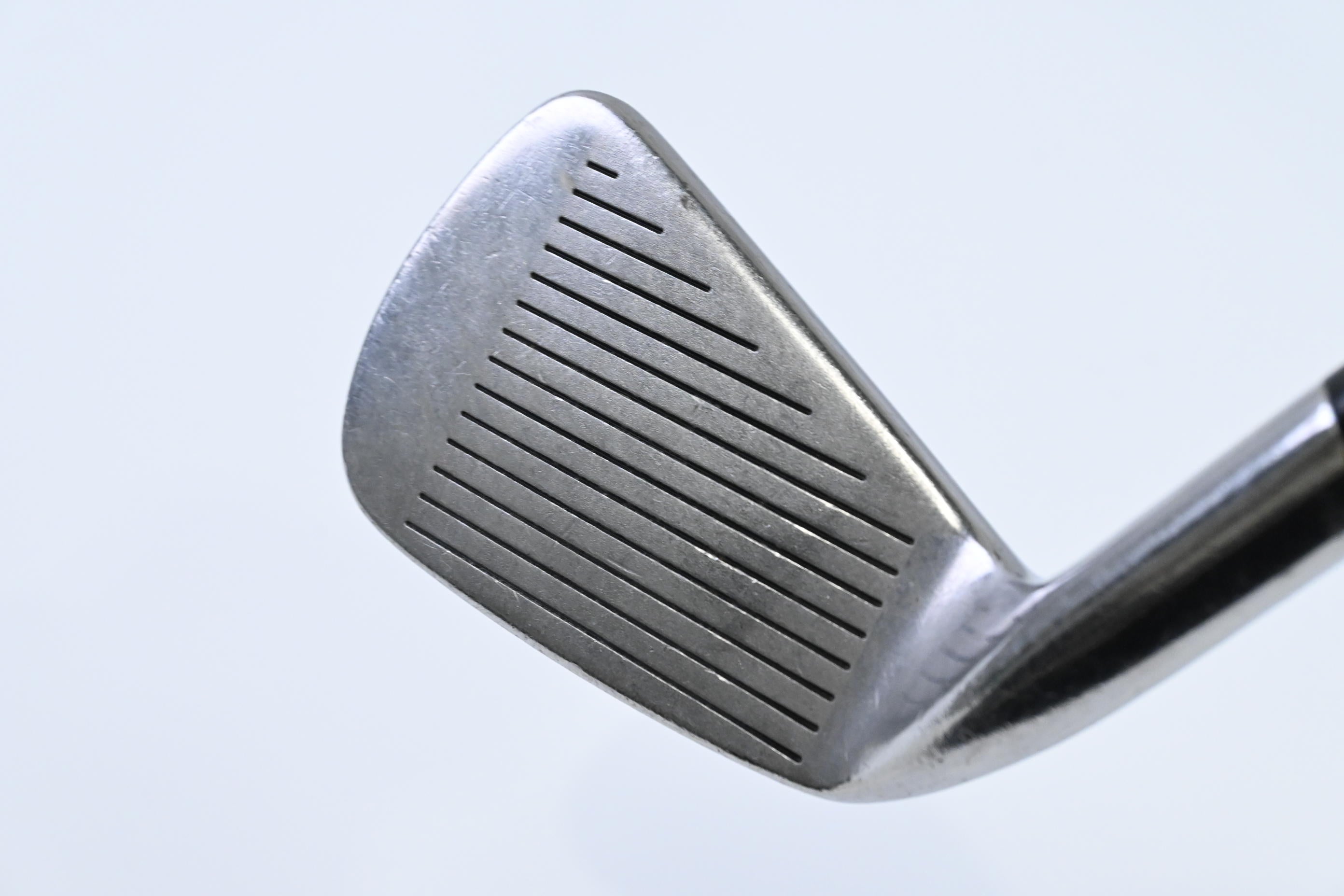 Titleist DCI 962 #2 Iron / 19.5 Degree / Stiff Flex Dynamic Gold S300 Shaft