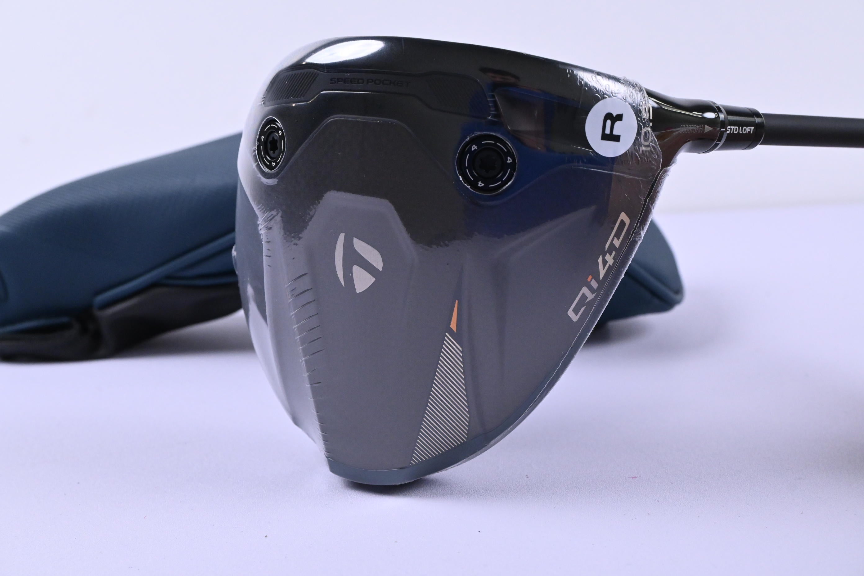 Taylormade Qi4D Max Driver / 10.5 Degree / Regular Flex REAX Blue 50 Shaft