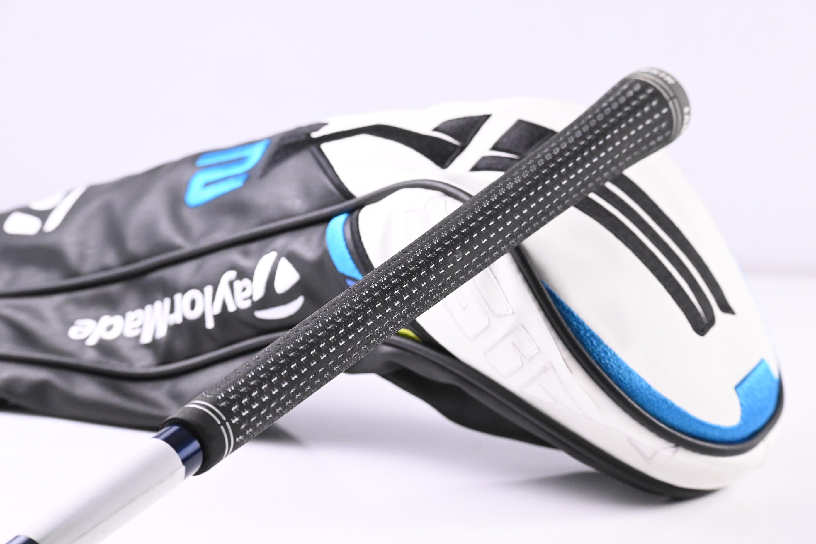 Taylormade SIM2 Max Driver / 9 Degree / Stiff Flex Ventus Blue 5 Shaft