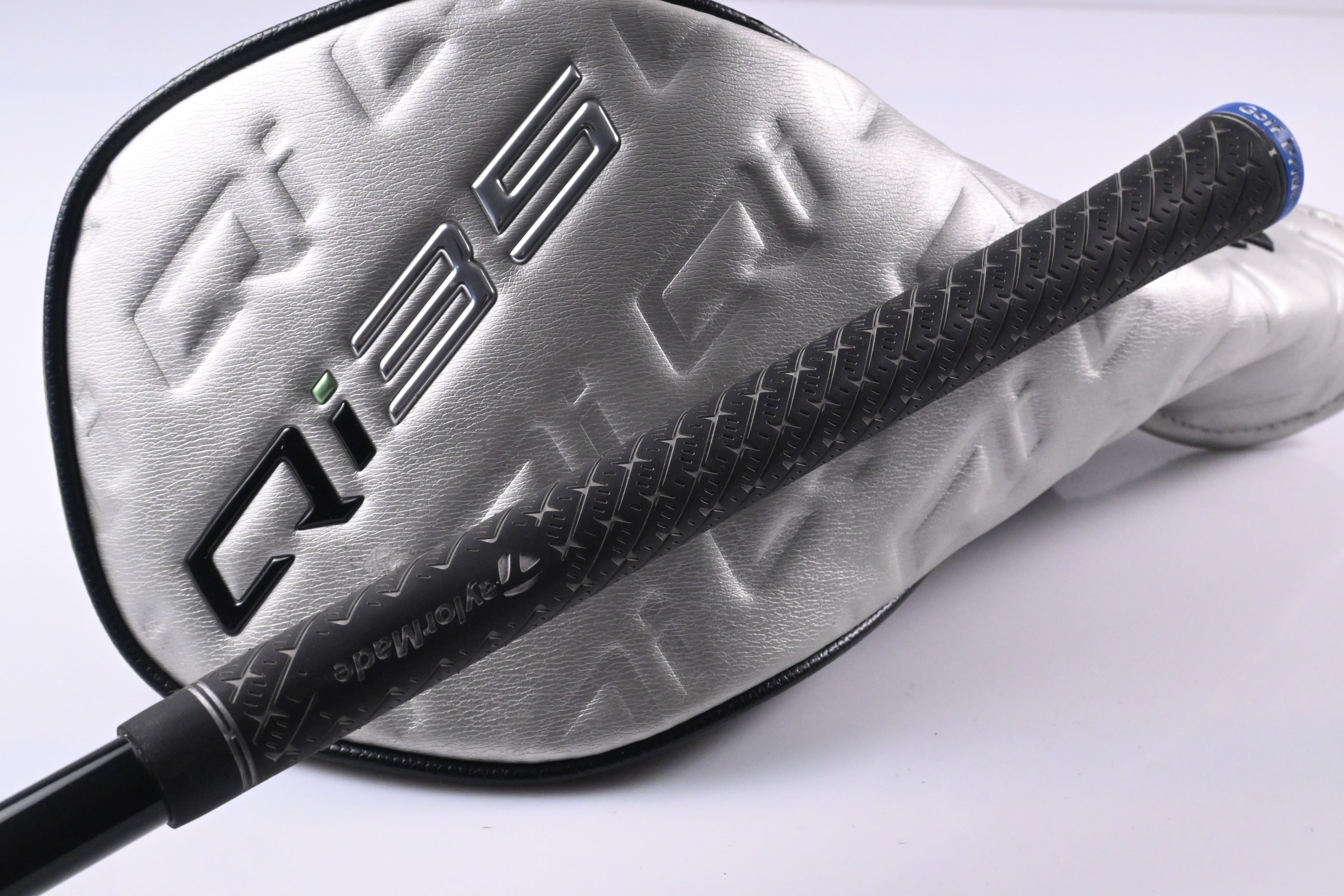 Taylormade Qi35 Driver / 10.5 Degree / Regular Flex Fujikura Speeder NX TCS 50