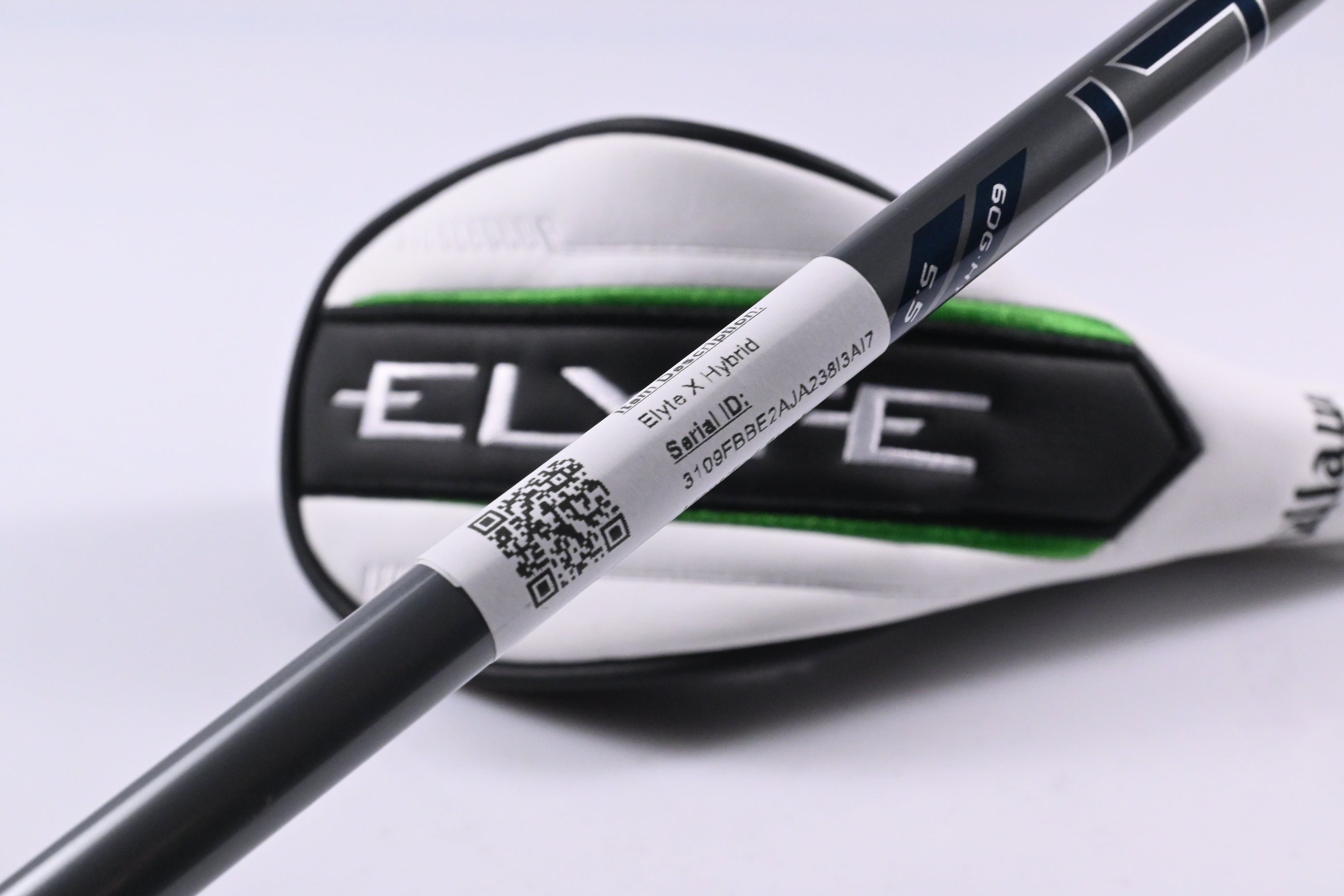 Callaway Elyte X #4 Hybrid / 21 Degree / Regular Flex Denali Charcoal 60 Shaft