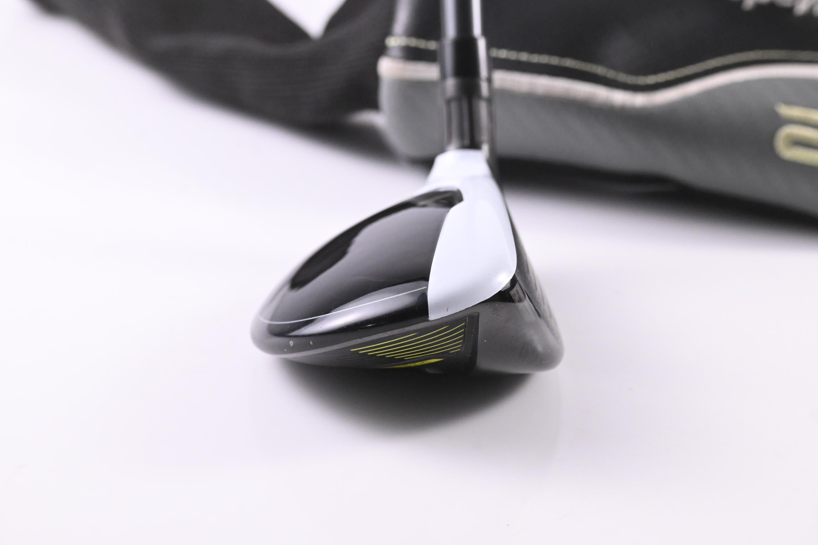 Taylormade M2 2017 #4 Hybrid / 22 Degree / Regular Flex M2 REAX 65 Shaft