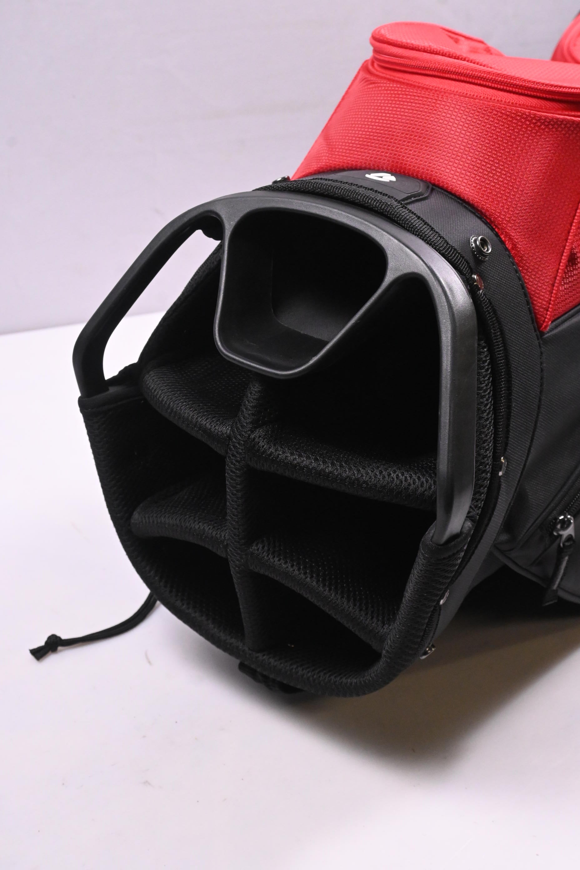 Taylormade Classic Cart Bag / 6-Way Divider / Black & Red