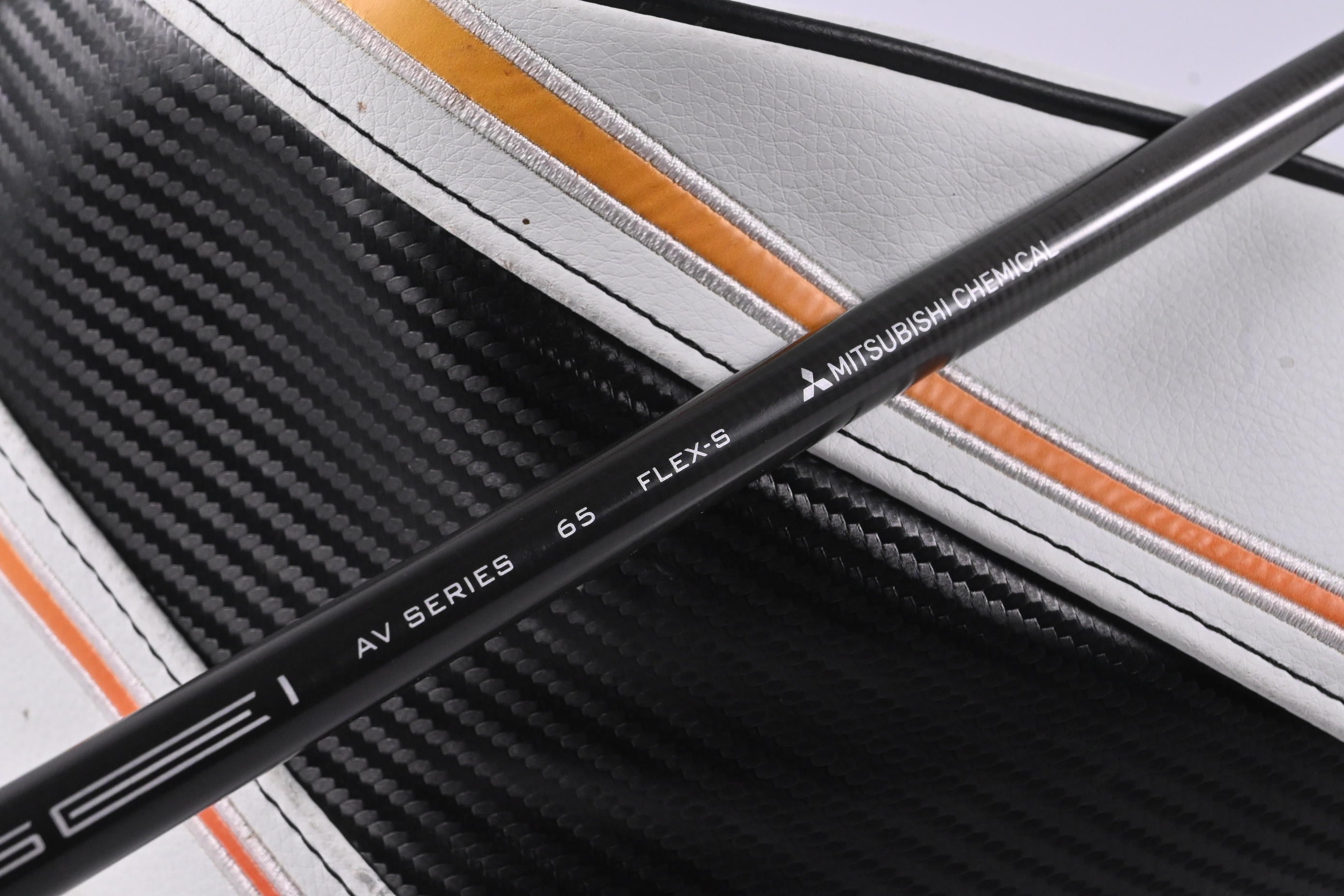 Cobra LTDx Driver / 10.5 Degree / Stiff Flex Tensei AV Raw White 65 Shaft