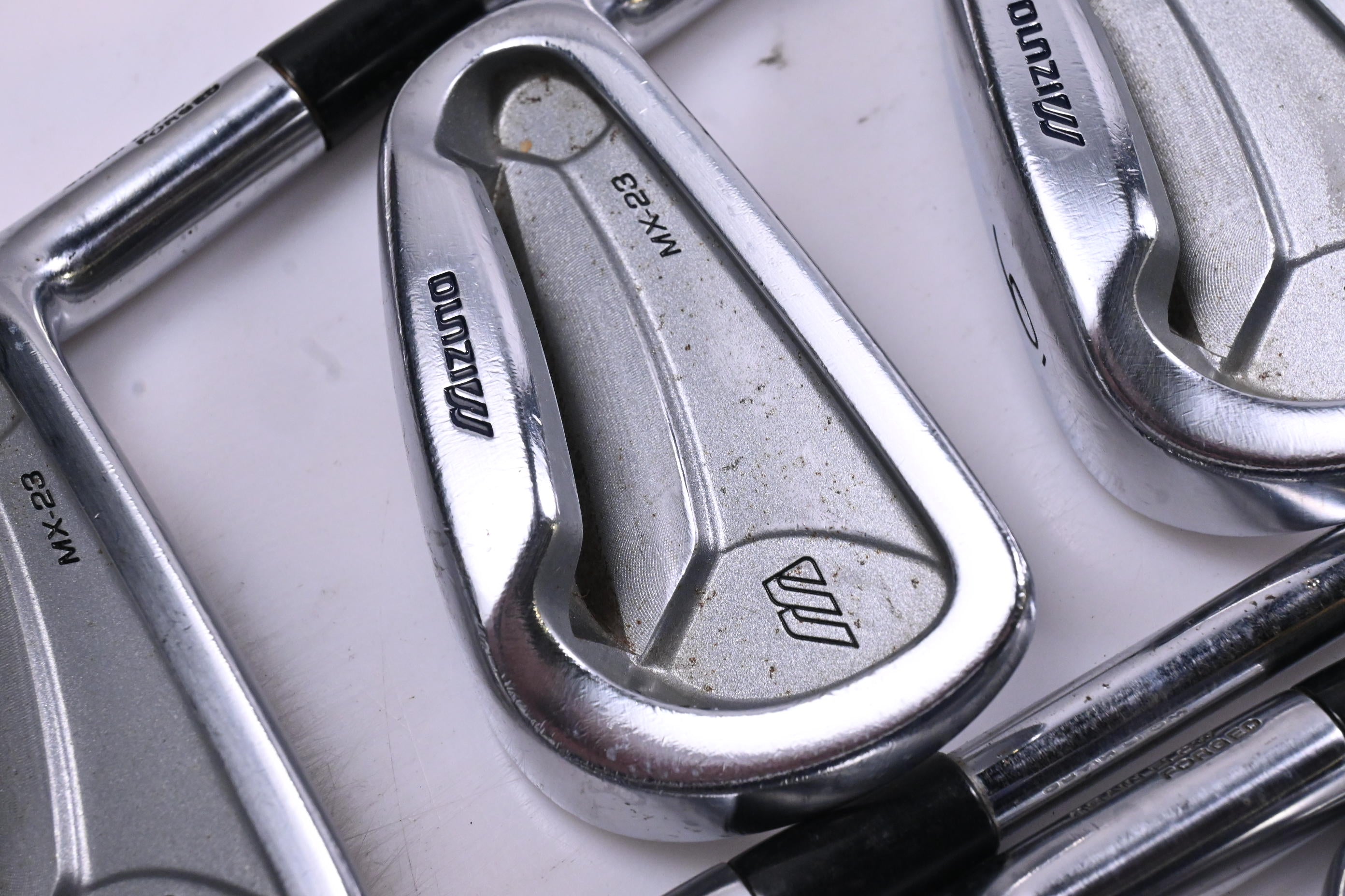 Mizuno MX-23 Irons / 4-PW / Regular Flex Dynamic Gold Lite R300 Shafts