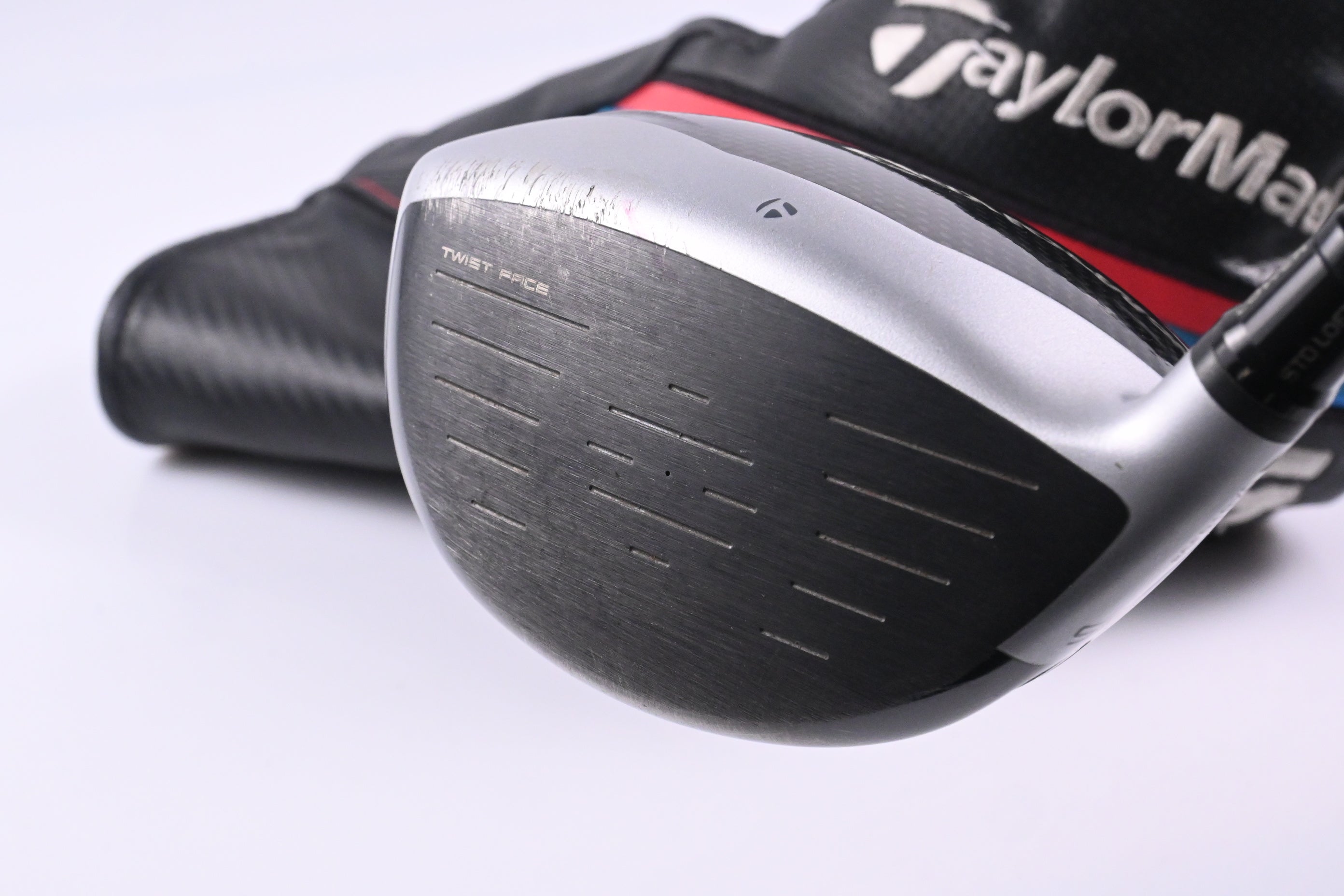 Taylormade M4 Driver / 9.5 Degree / Regular Flex Fujikura Atmos Orange 5 Shaft