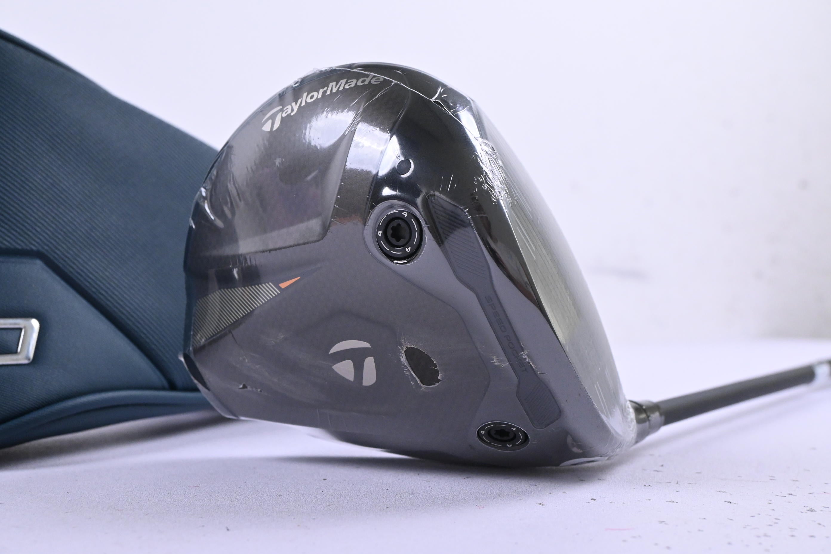 Taylormade Qi4D Driver / 10.5 Degree / Regular Flex REAX Blue 50 Shaft