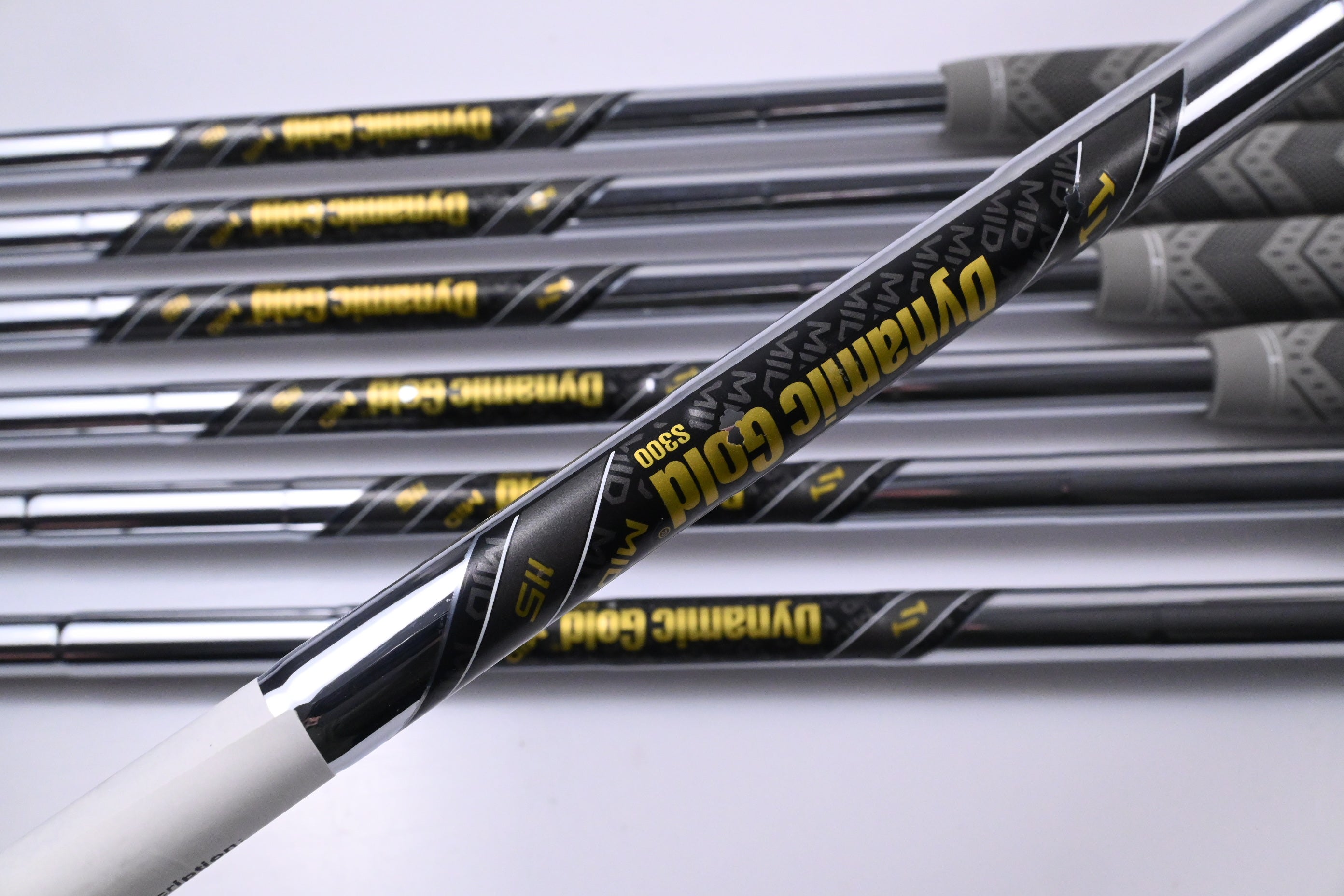 Taylormade Qi Irons / 4-PW / Stiff Flex Dynamic Gold MID 115 S300 Shafts