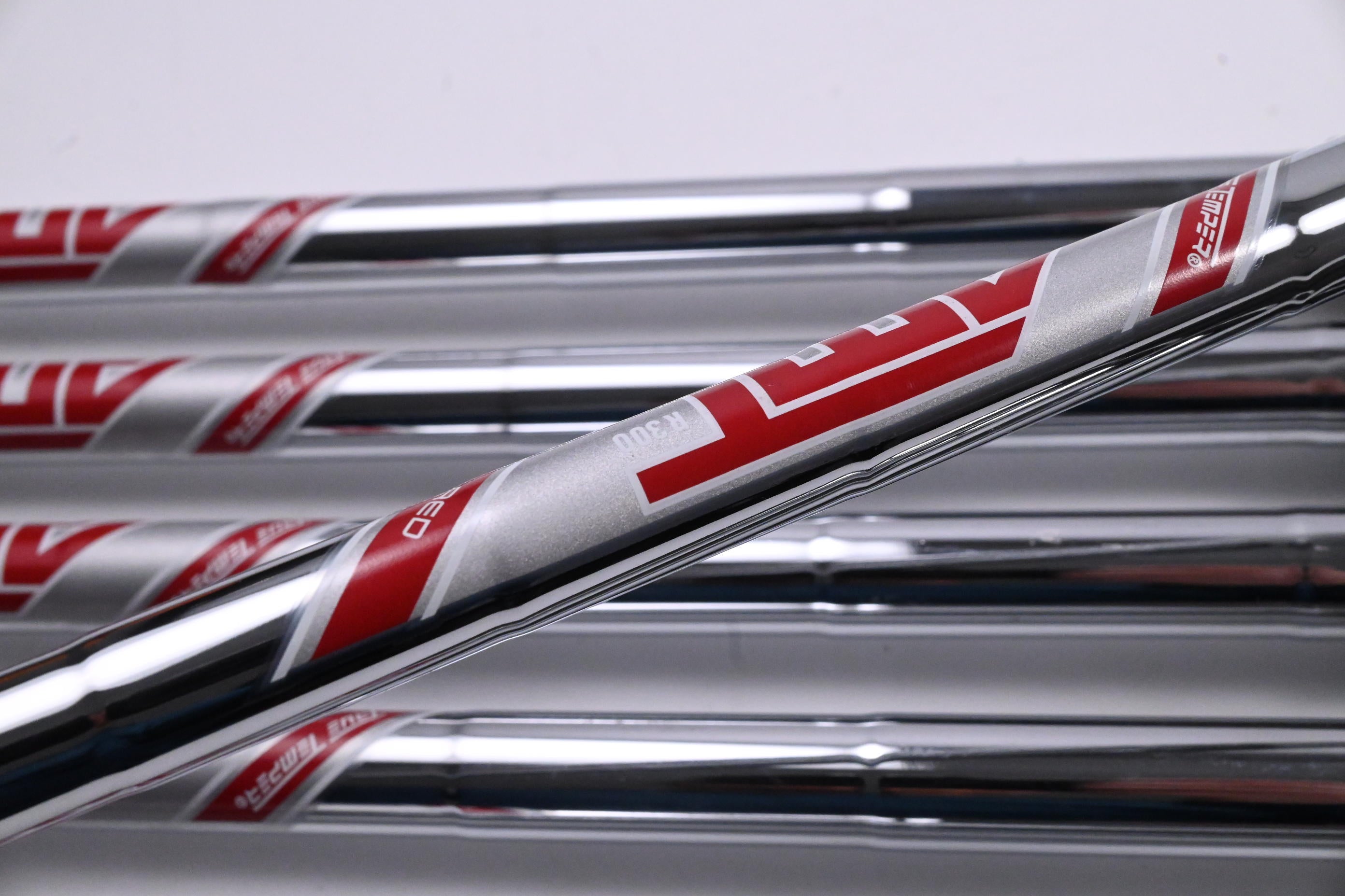 Titleist T350 Irons / 5-PW+48° / Regular Flex AMT Red R300 Shafts