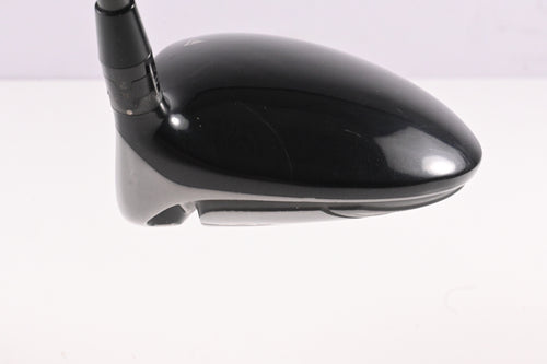 Titleist 915 D2 Driver / 9.5 Degree / Stiff Flex Diamana D+ Ltd 70 Shaft