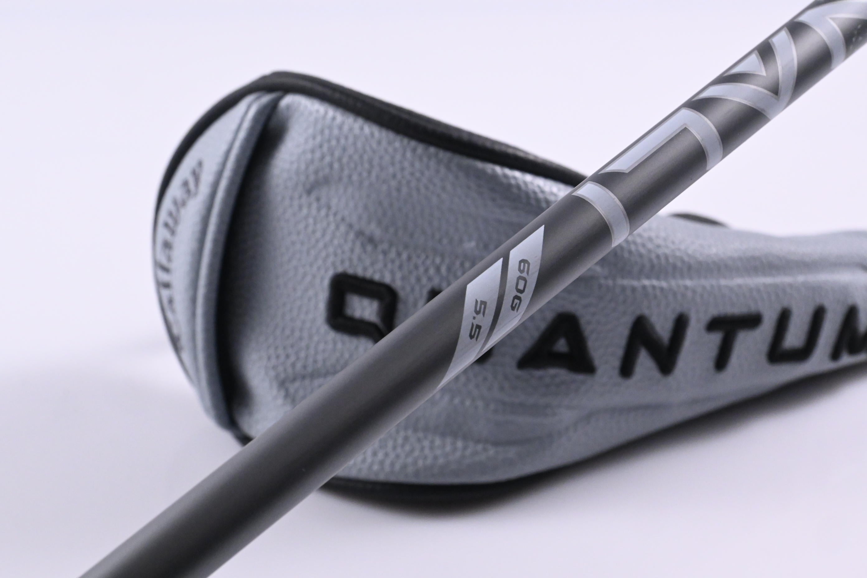 Callaway Quantum Max OS #4 Hybrid / 20 Degree / Regular Flex Denali Frost Silver