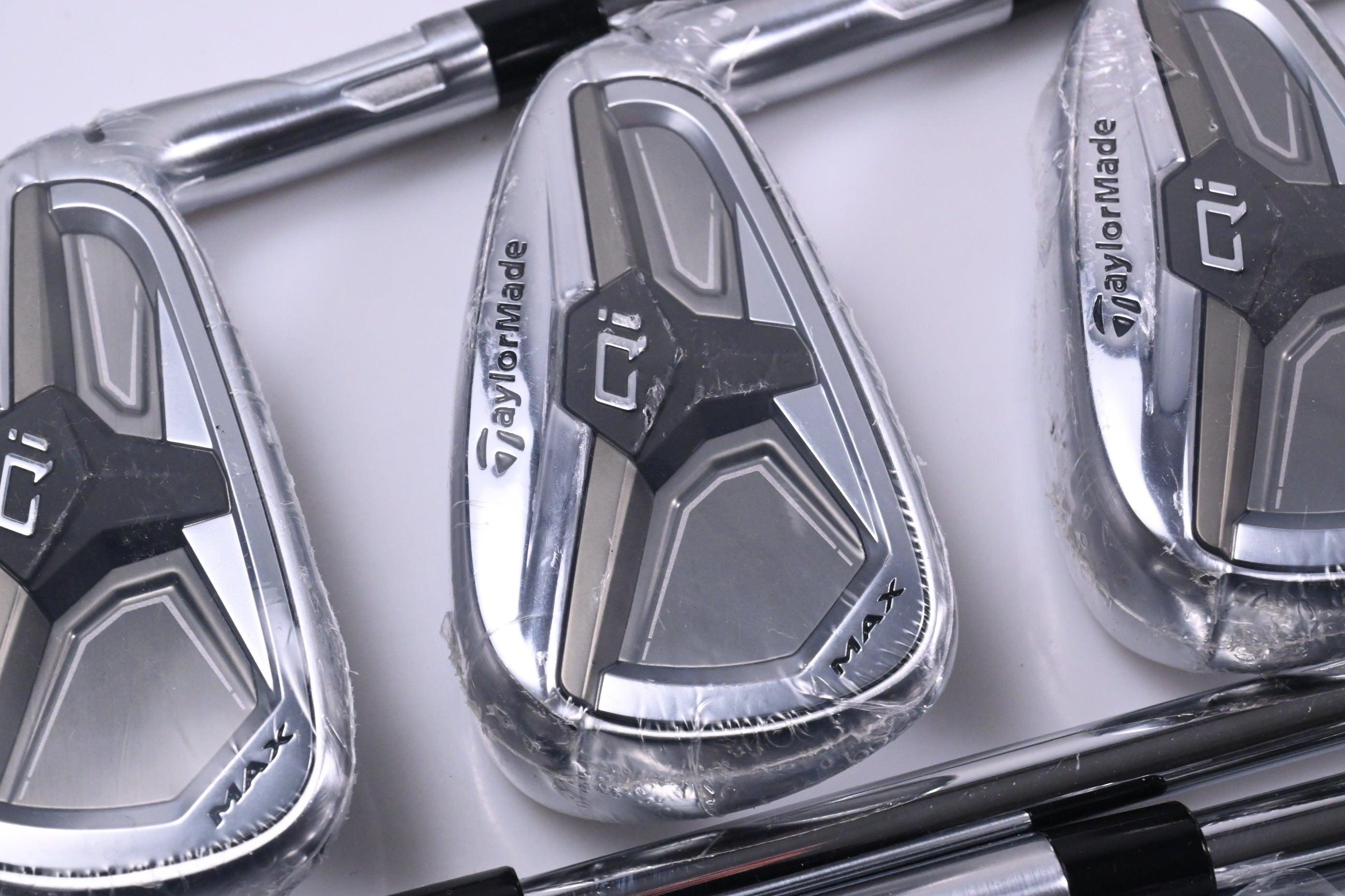 Taylormade Qi Max HL Irons / 5-PW+SW / Regular Flex KBS MAX MT 85 Shafts