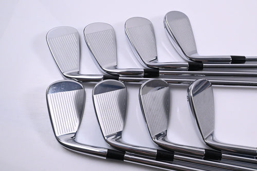 Cobra King Tour 2020 Irons / 4-PW+GW / Regular Flex N.S.Pro Modus³ Tour 105