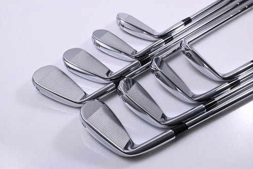 Cobra King Tour 2020 Irons / 4-PW+GW / Regular Flex N.S.Pro Modus³ Tour 105