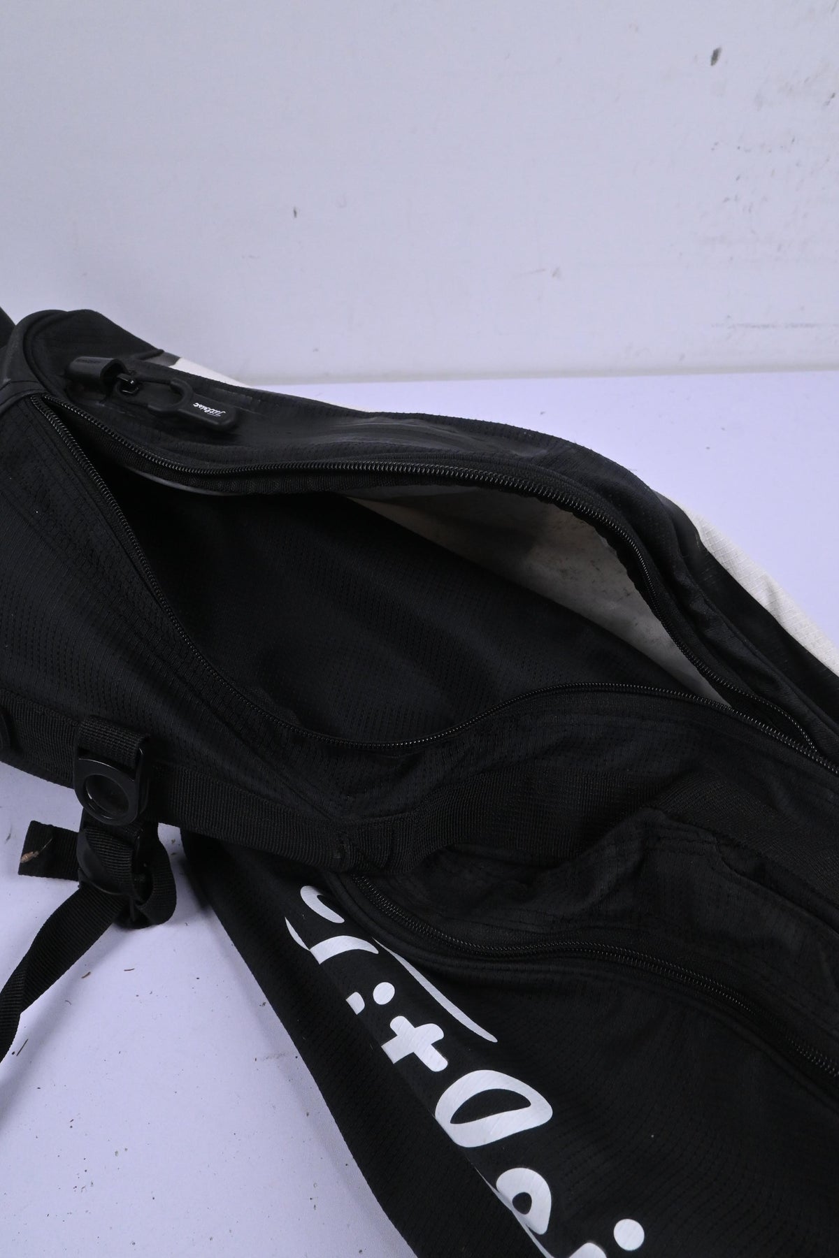 Titleist Pencil Bag / 3-Way Divider / Black & White