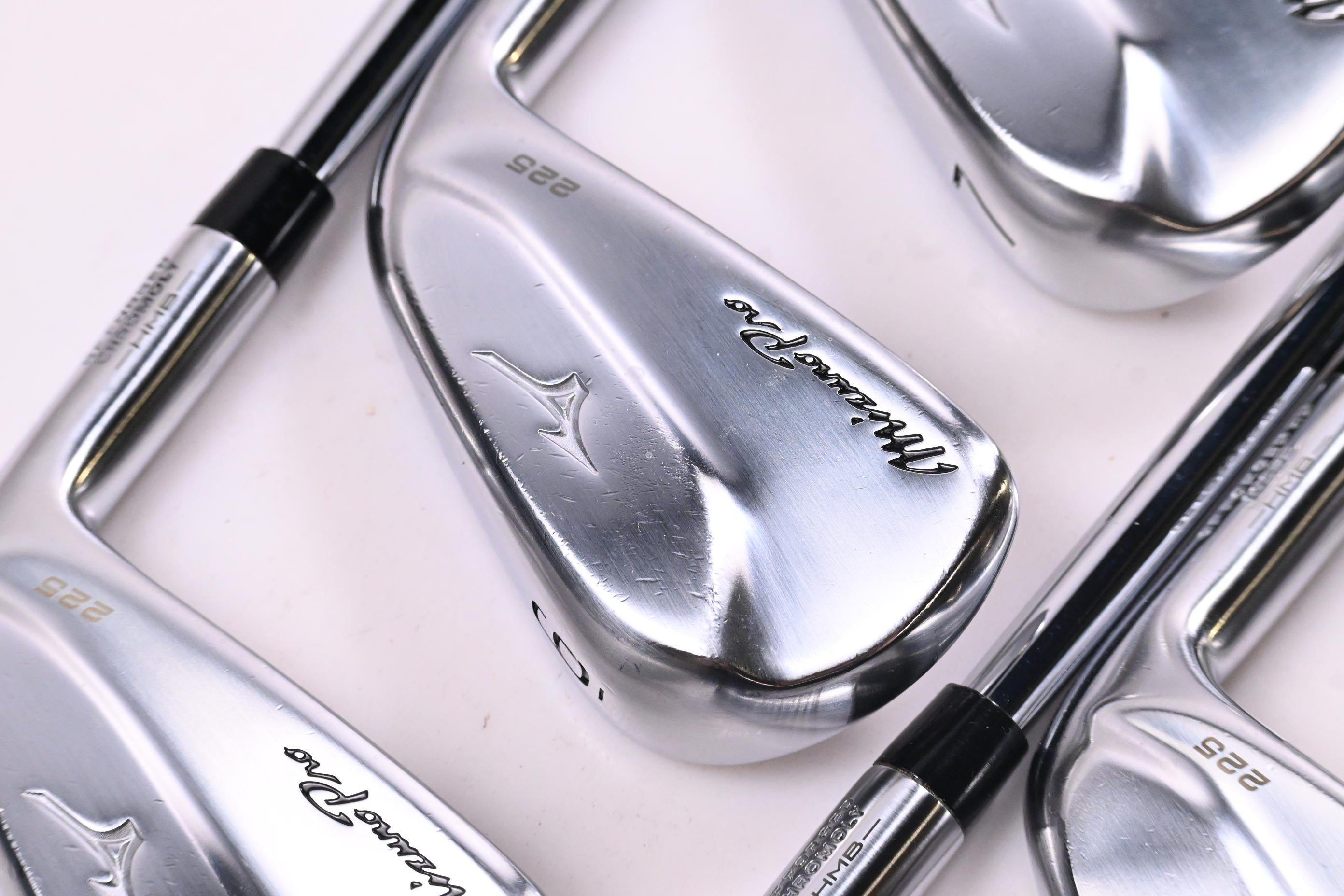 Mizuno Pro 225 Irons / 5-PW / Regular Flex Dynamic Gold Mid 100 R300 Shafts