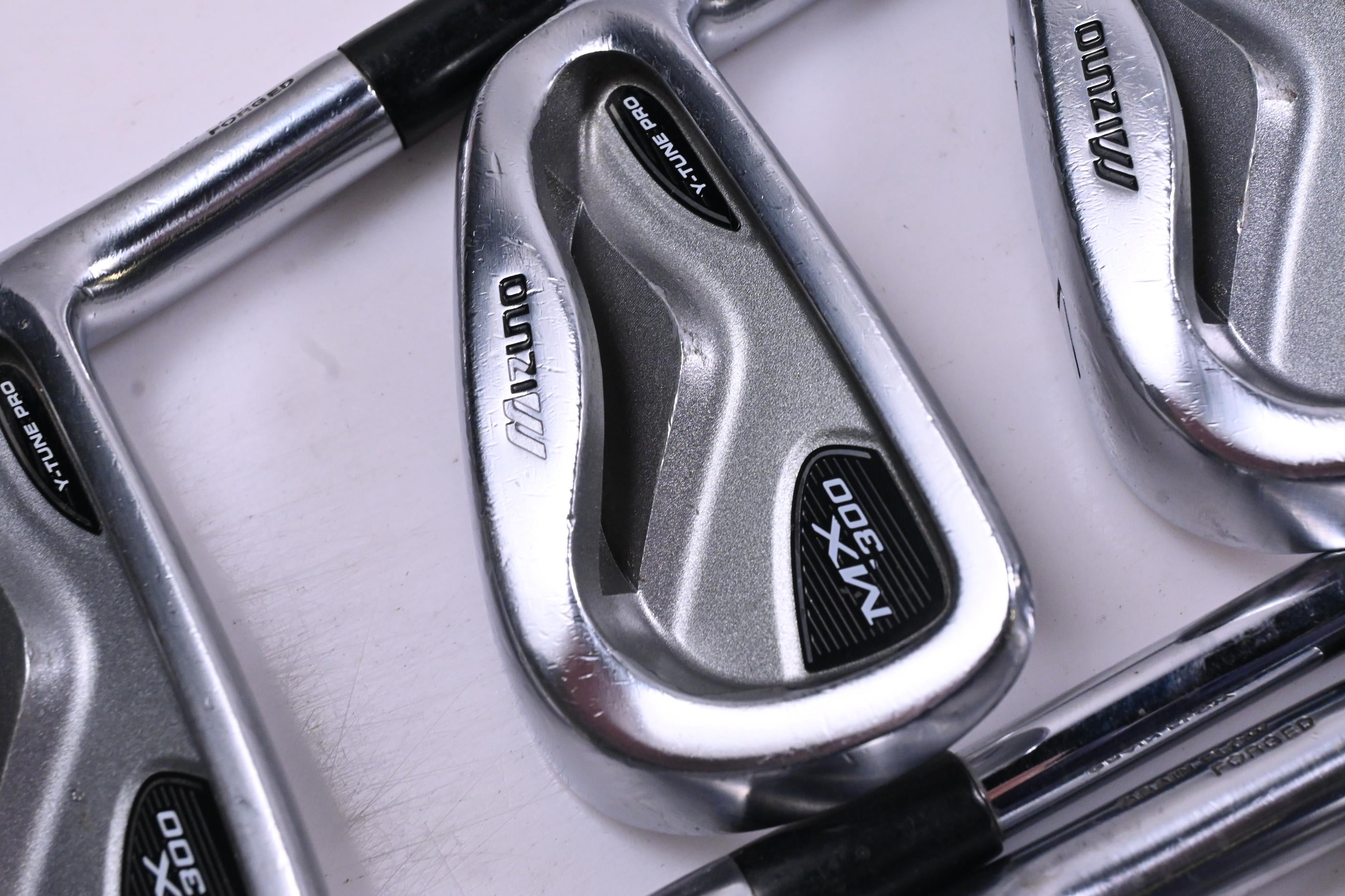 Mizuno MX-300 Irons / 5-PW / Regular Flex DynaLite Gold XP R300 Shafts