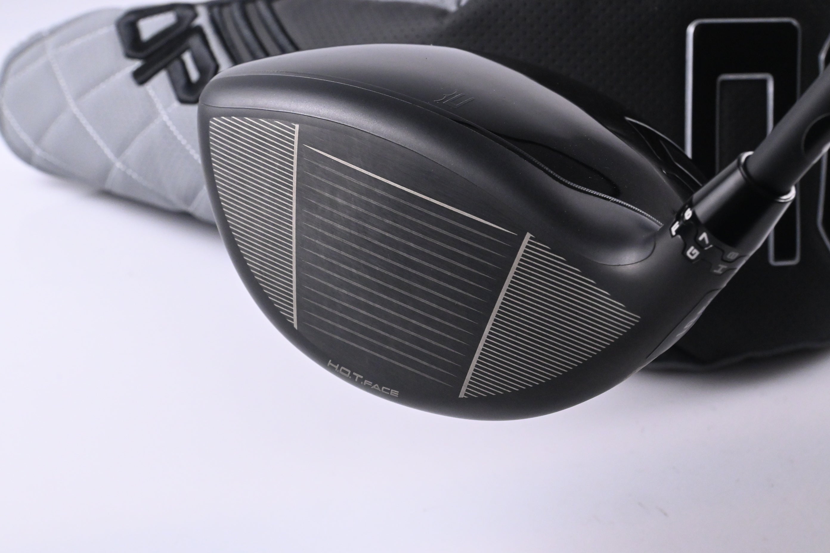 Cobra OPTM MAX-D Driver / 10.5 Degree / Regular Flex Kai`li Dark Waves Red 50