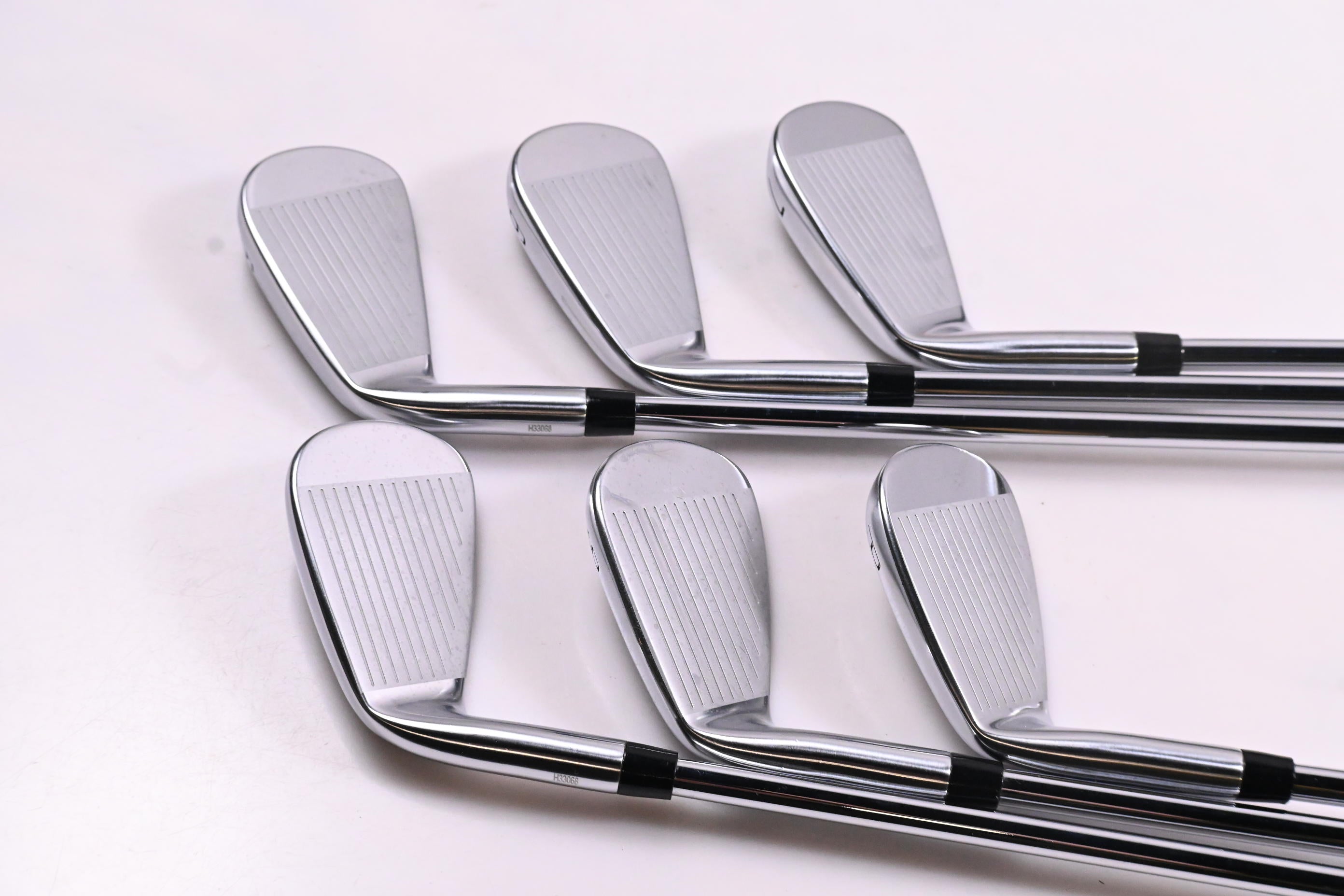 Mizuno Pro 225 Irons / 5-PW / Regular Flex Dynamic Gold Mid 100 R300 Shafts
